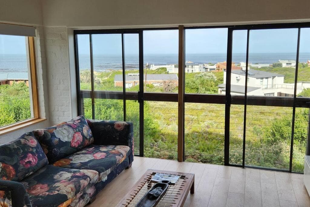 Jock's Bay View photo 6