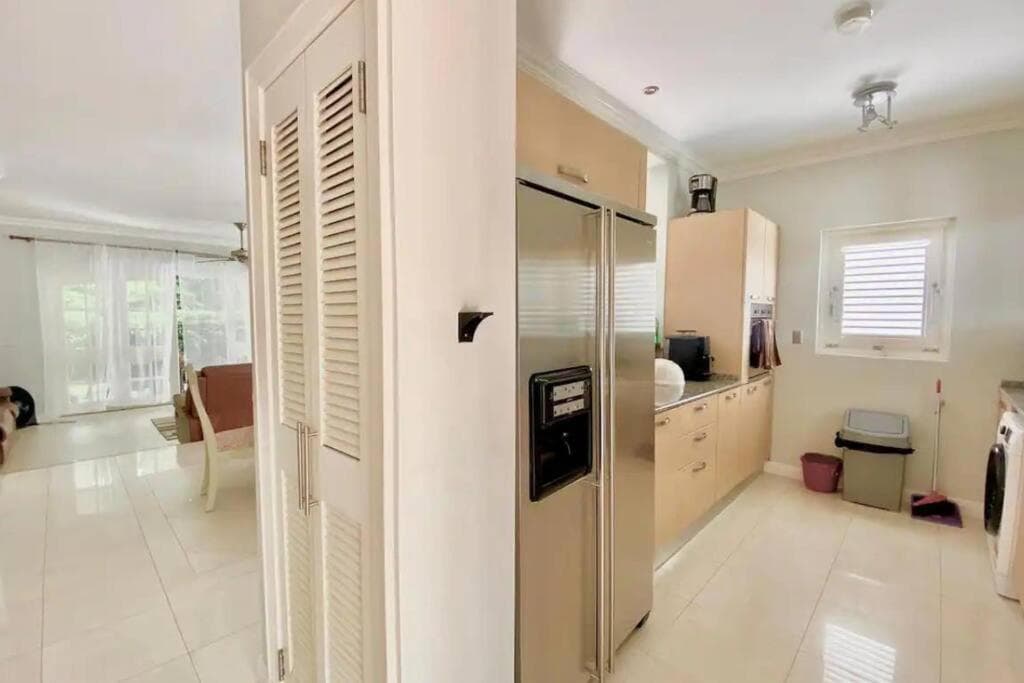 Refreshing 2bed Townhome walking distance to beach photo 9