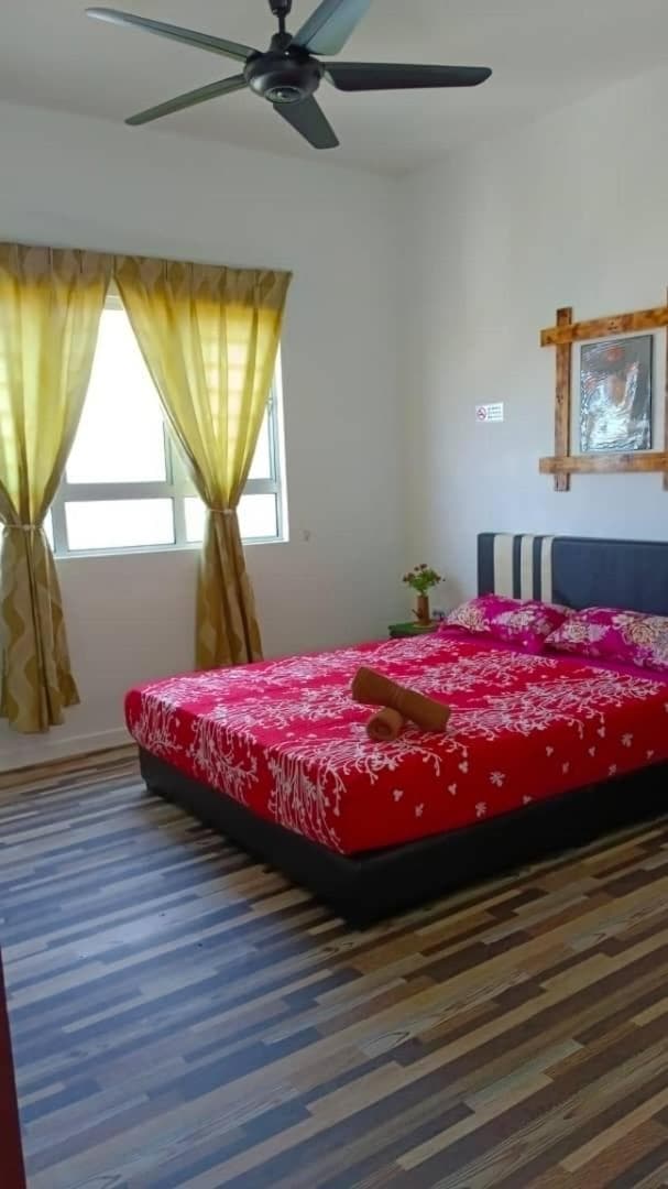 Homestay Camelia Kuala Terengganu - Near Drawbridge, Pasar Payang, KTCC Mall, Hospital HSNZ and Batu Buruk Beach Area photo 9