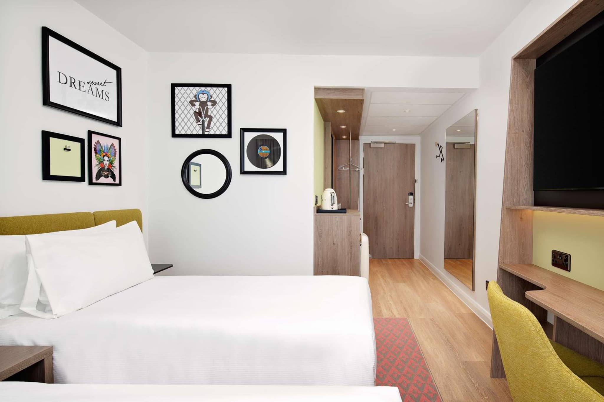 Hampton by Hilton High Wycombe photo 3