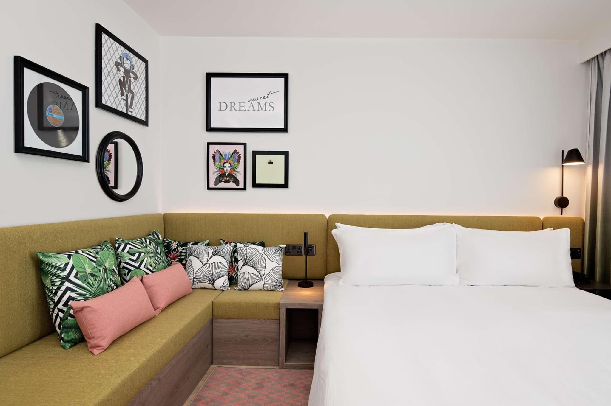 Hampton by Hilton High Wycombe photo 2
