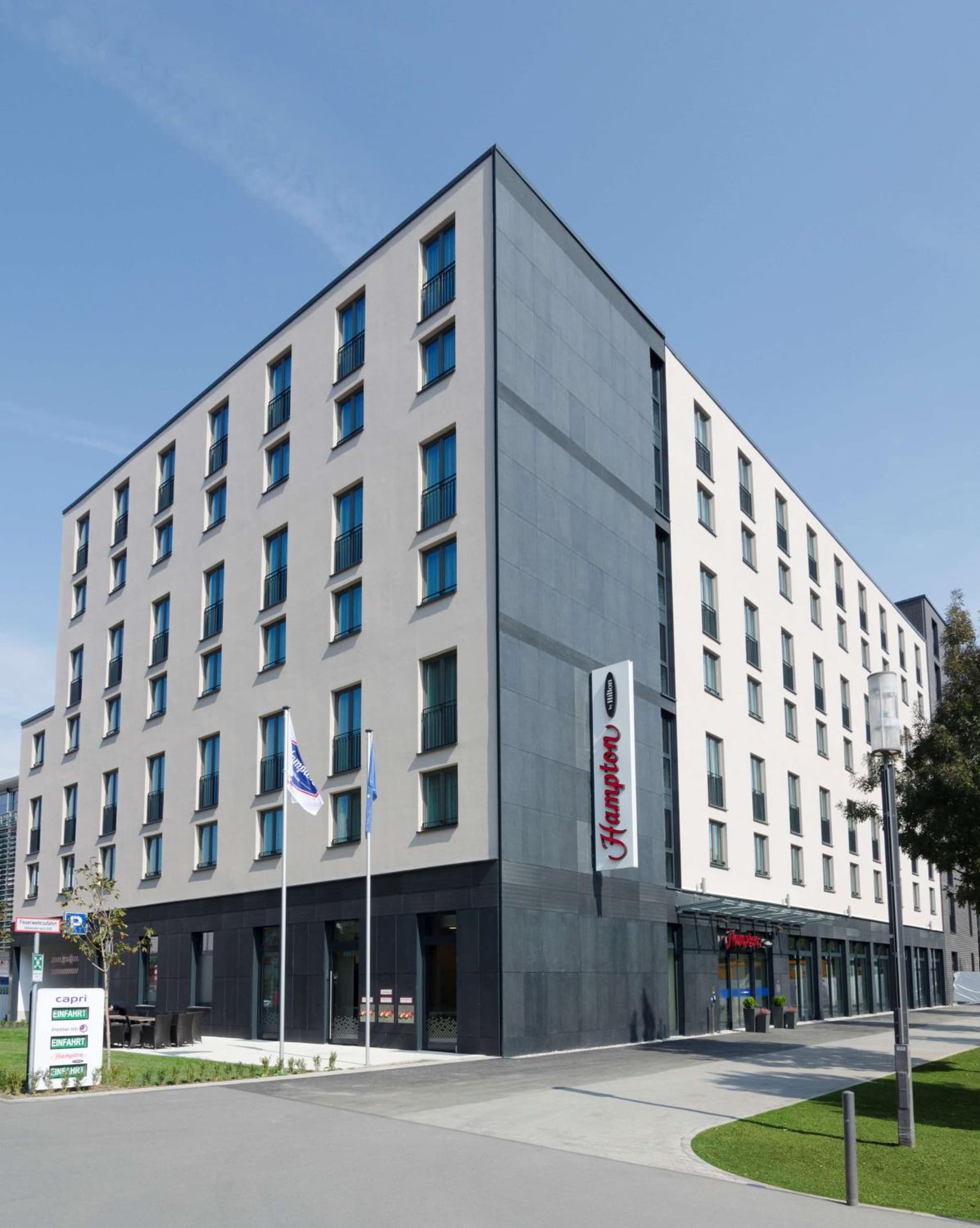 Hampton by Hilton Frankfurt City Centre photo 8