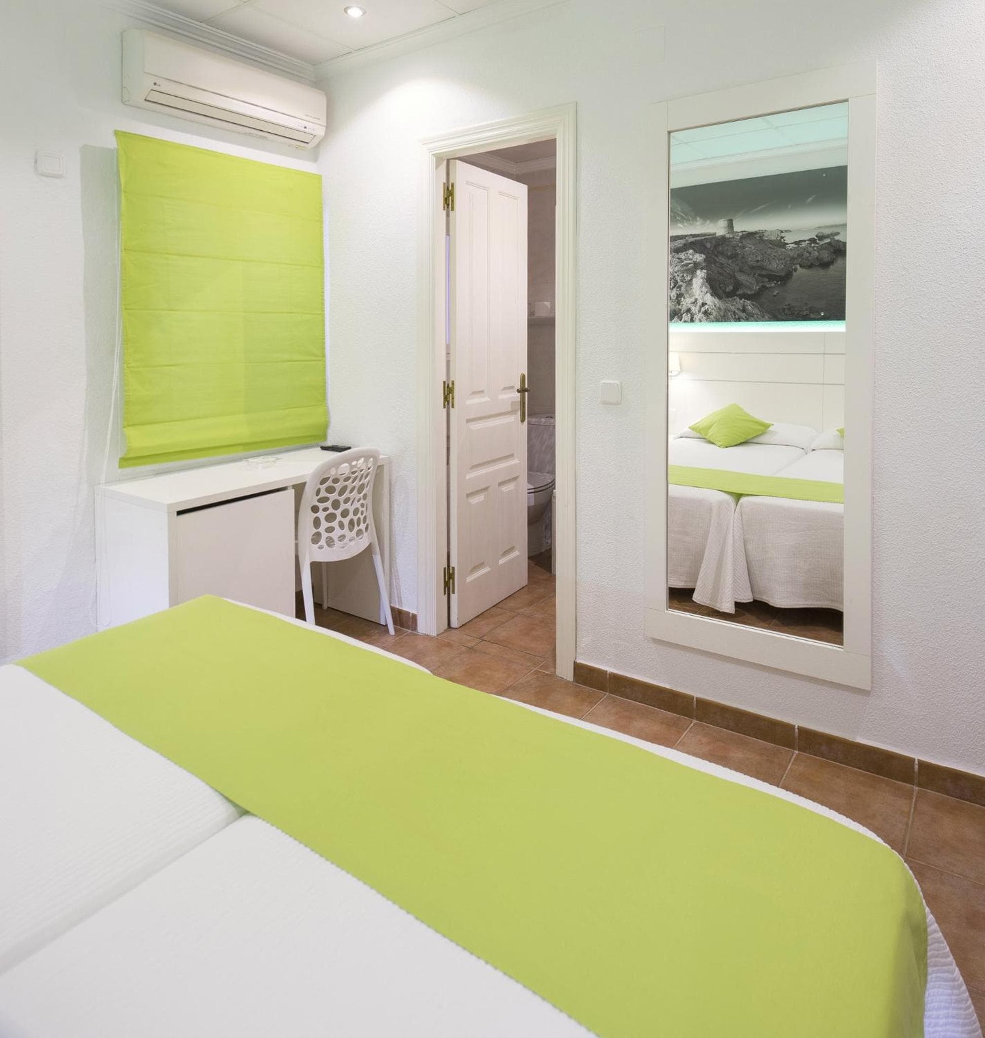 Hostal Adelino photo 3