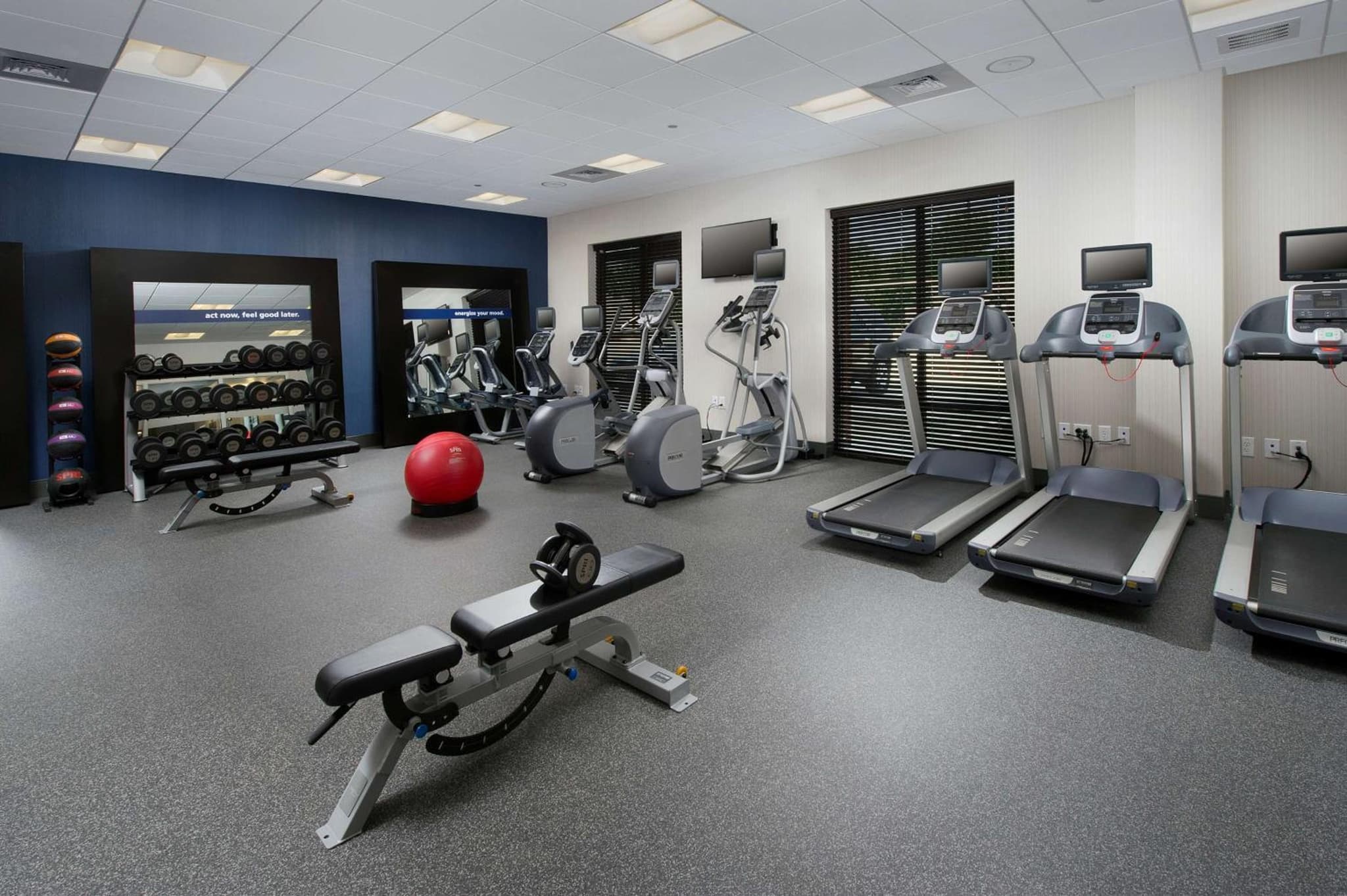 Hampton Inn & Suites Falls Church photo 4