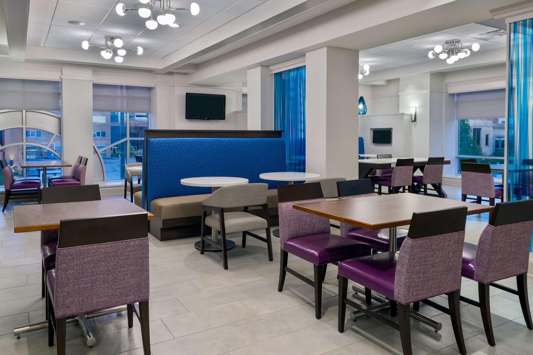 Hampton Inn & Suites Buffalo/Downtown photo 3