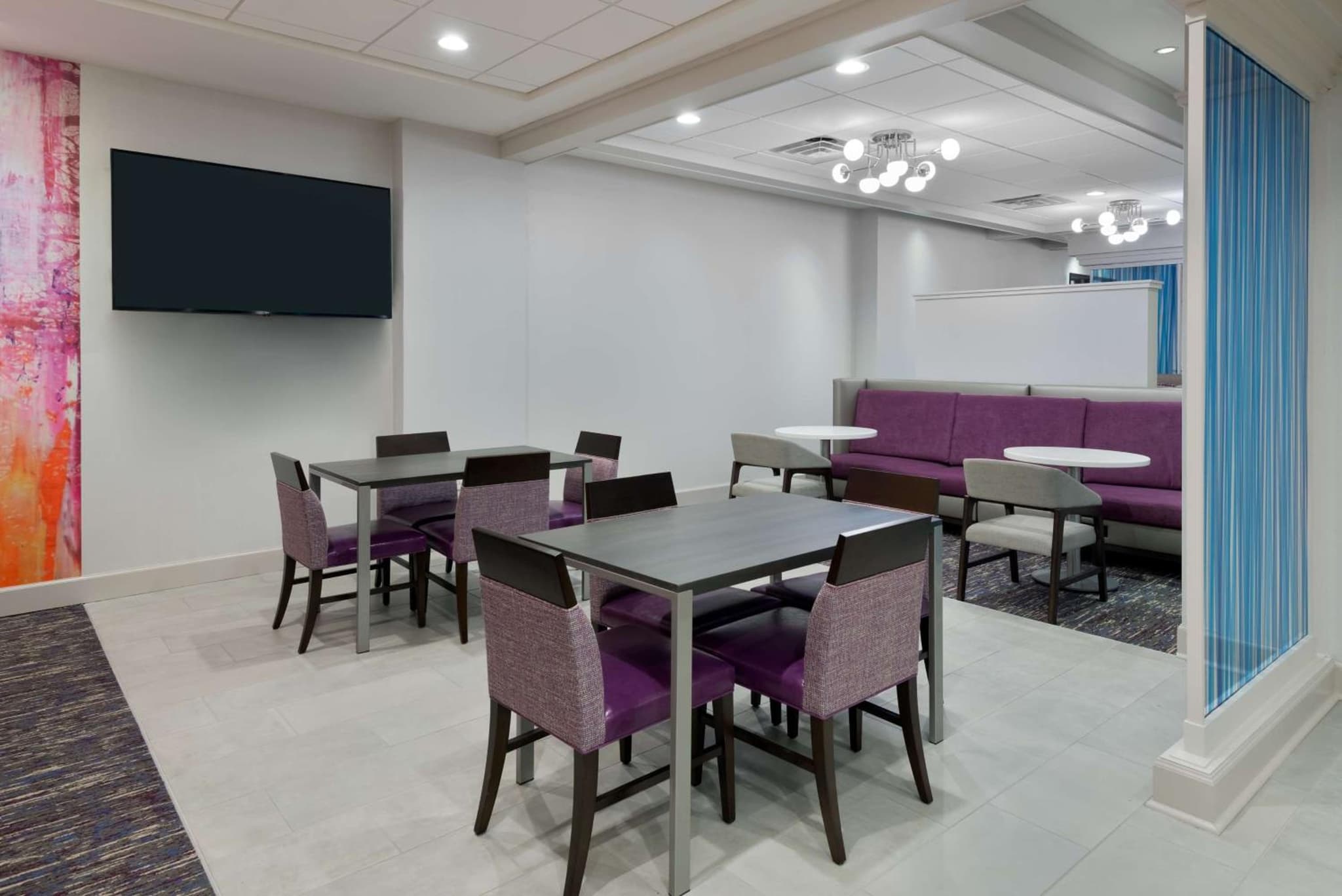 Hampton Inn & Suites Buffalo/Downtown photo 2