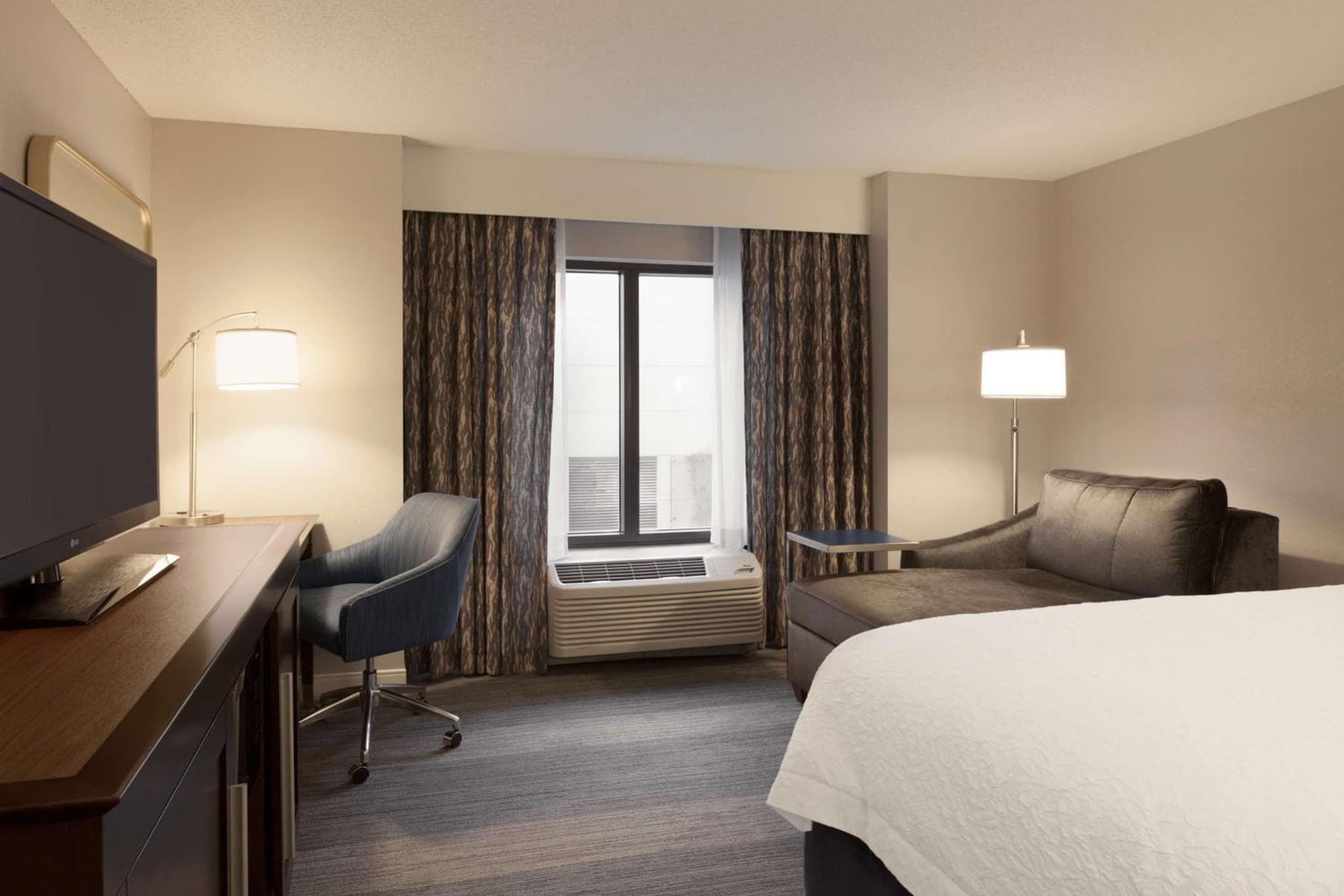 Hampton Inn & Suites Nashville-Downtown photo 9