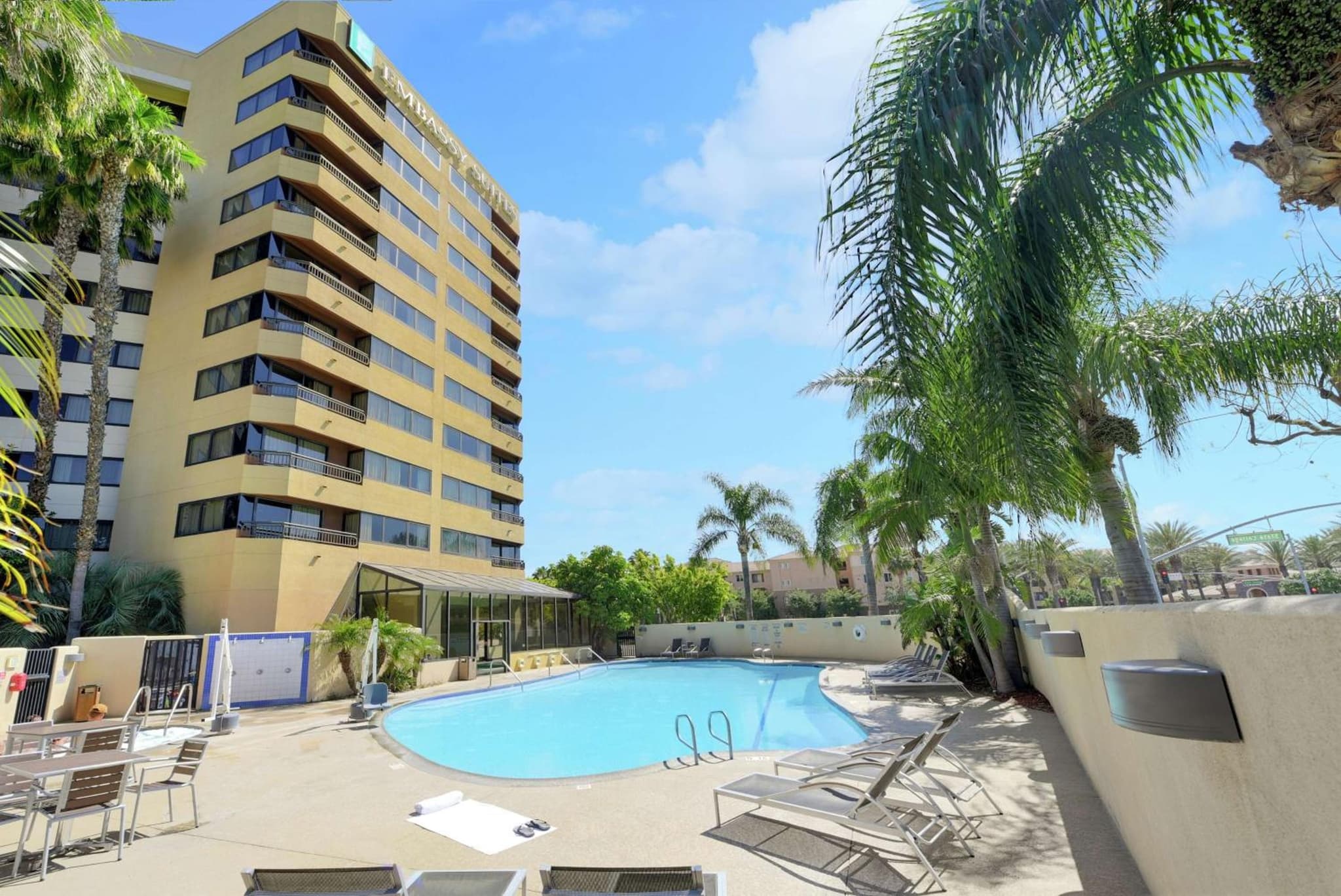 Embassy Suites by Hilton Anaheim-Orange photo 6