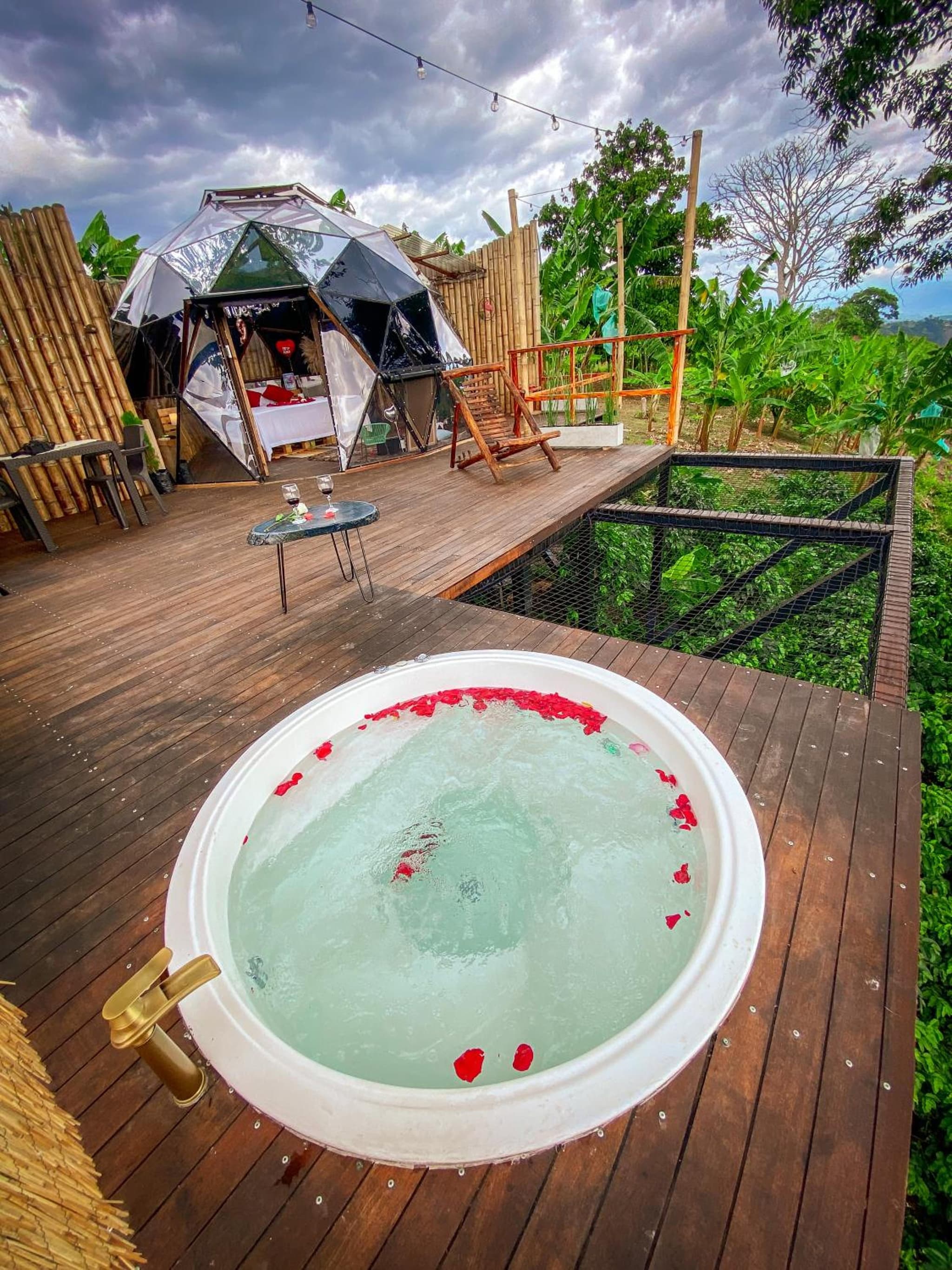 Happy Glamping Quindio - Tipo Domo Traslúcido