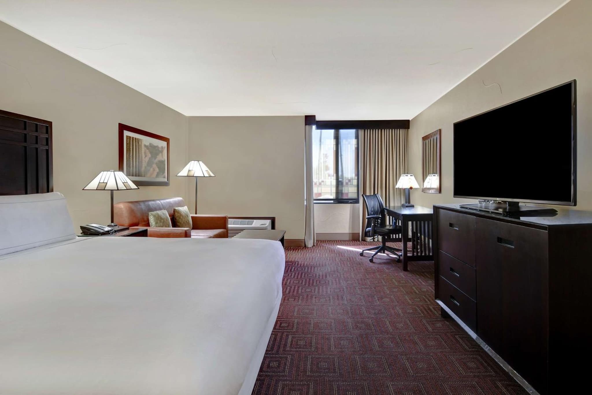 DoubleTree by Hilton Phoenix- Tempe photo 2