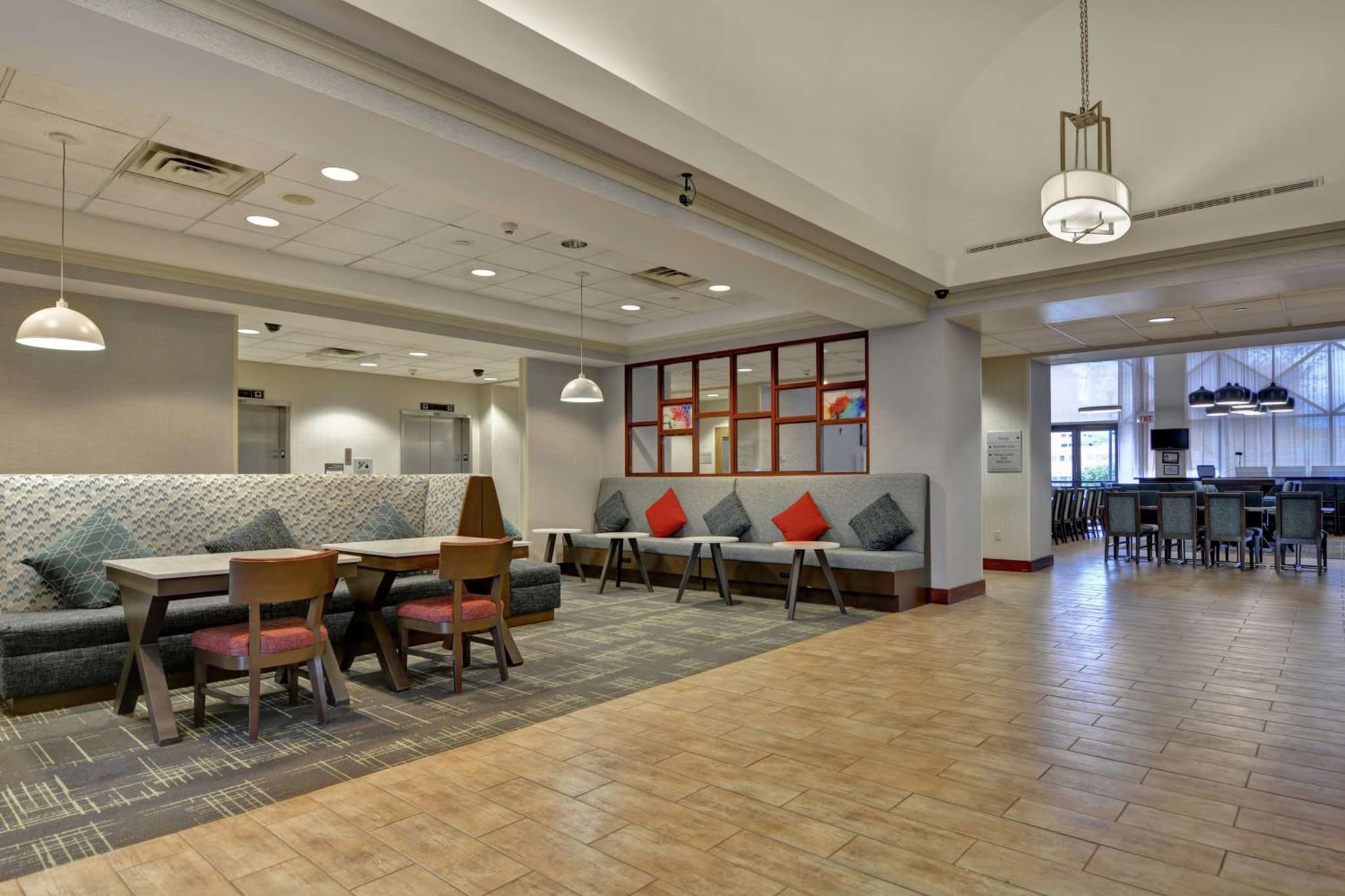 Hampton Inn & Suites Newark-Harrison-Riverwalk photo 5