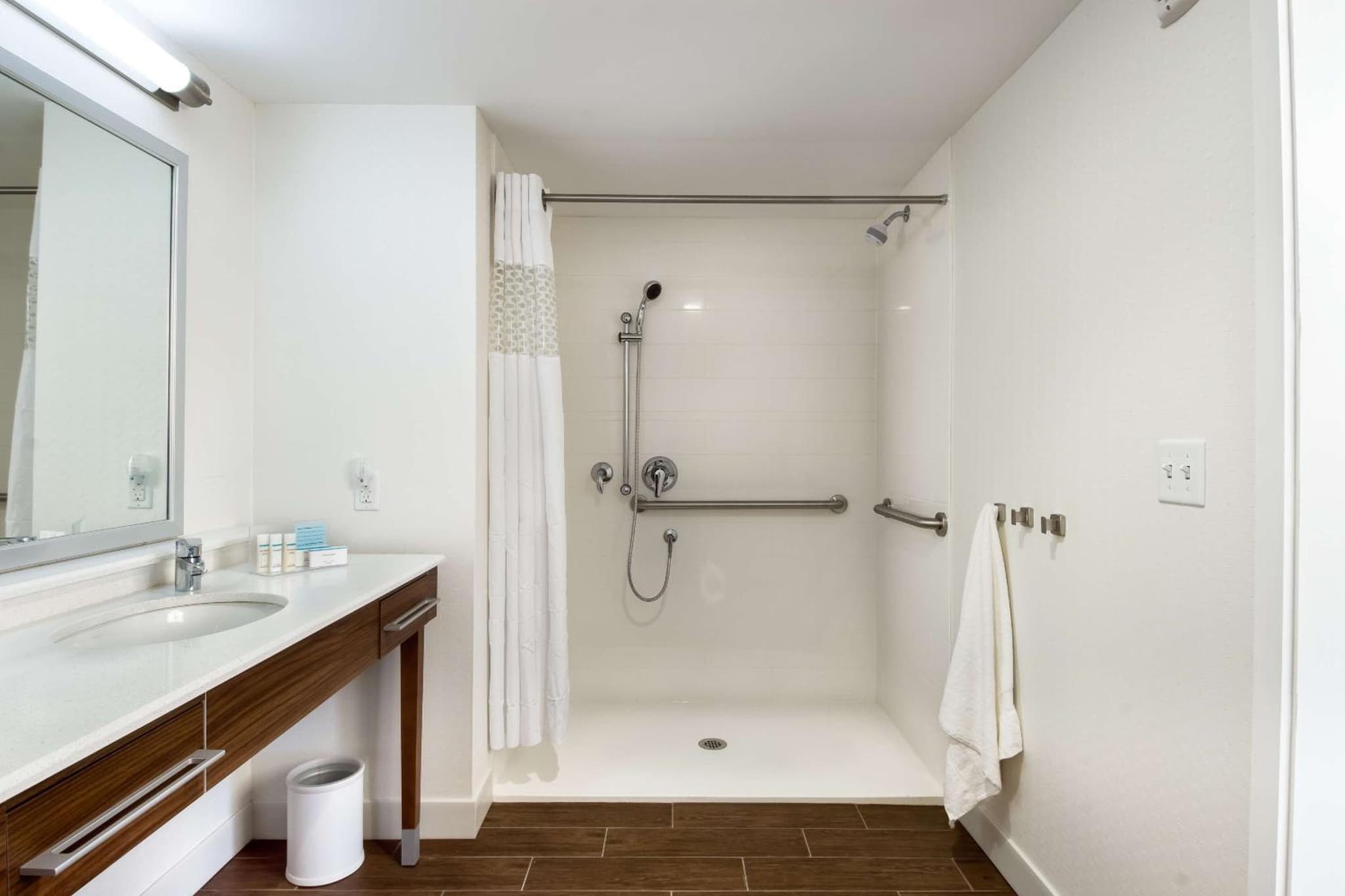 Hampton Inn and Suites Clearwater Beach photo 2