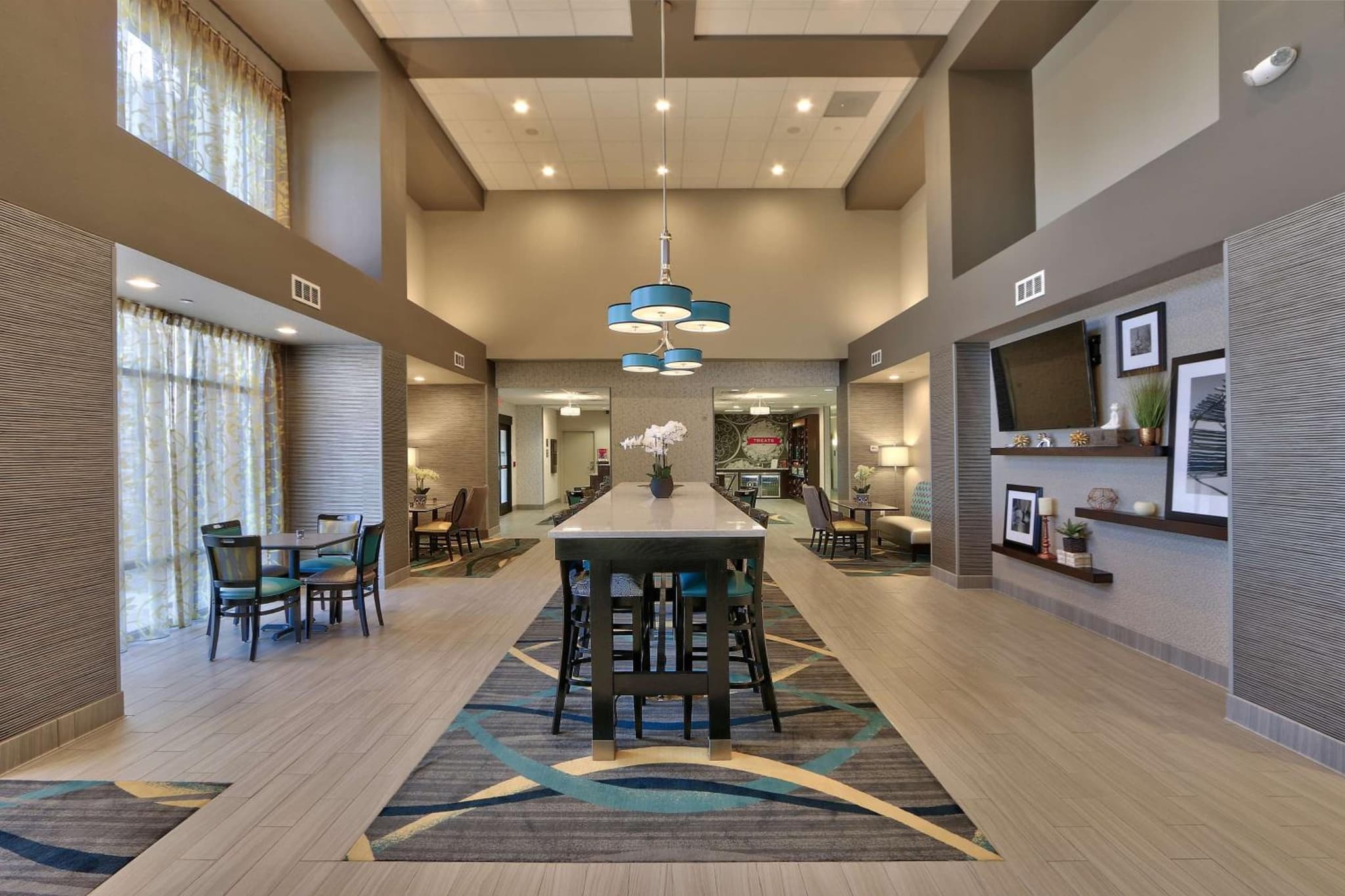 Hampton Inn & Suites Albuquerque Airport photo 8