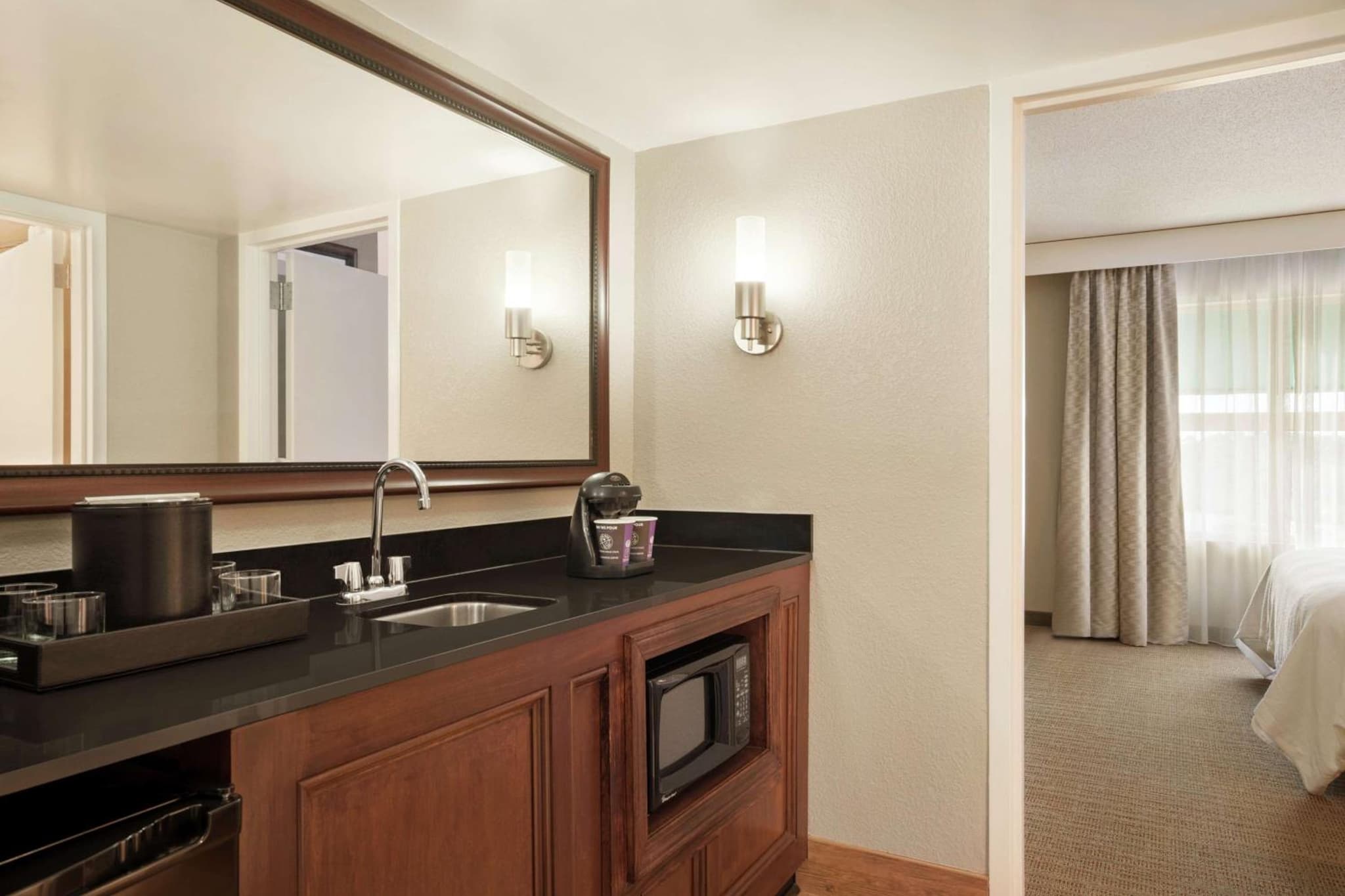 Embassy Suites Brunswick photo 4