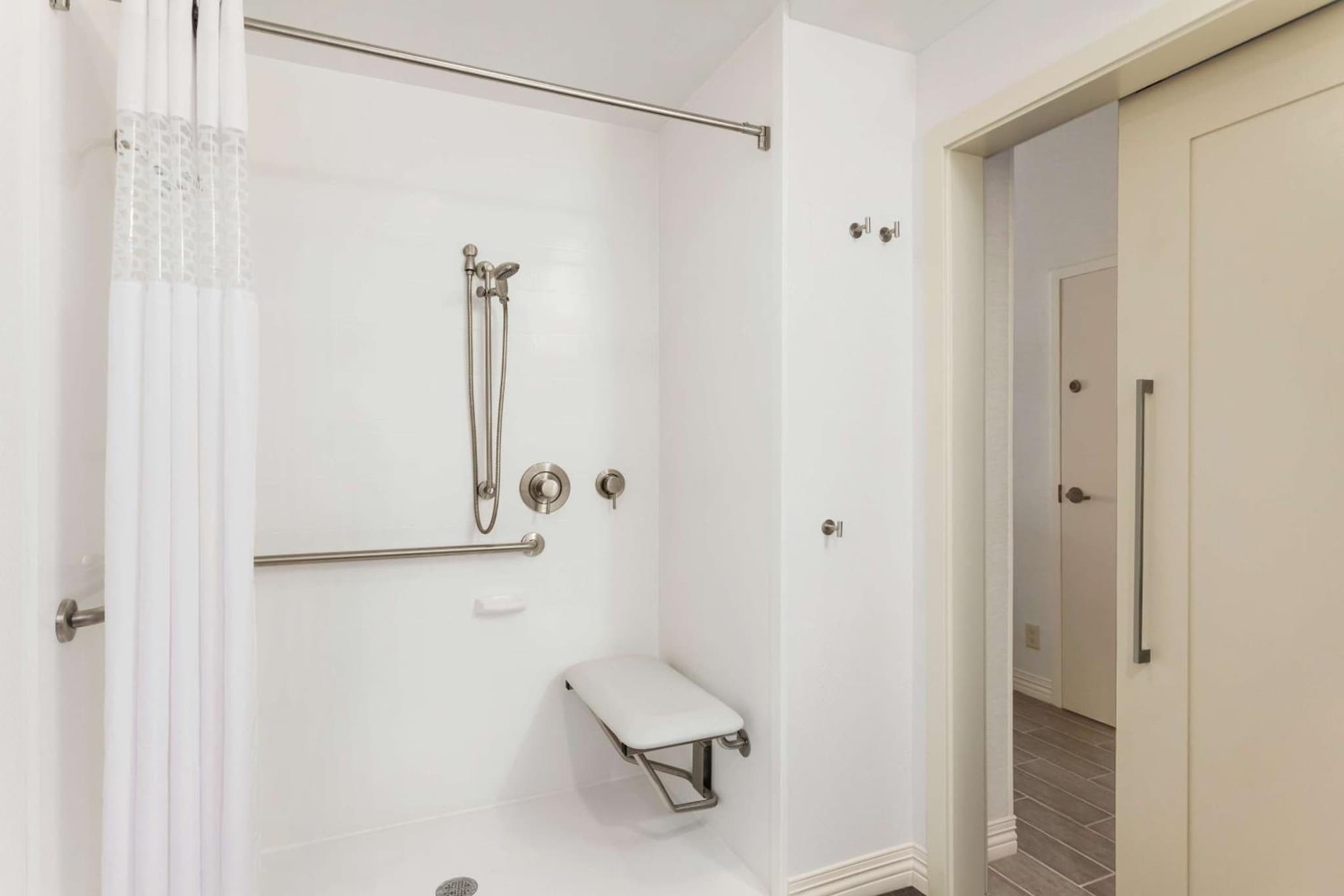 Hampton Inn Burlington - Colchester photo 5