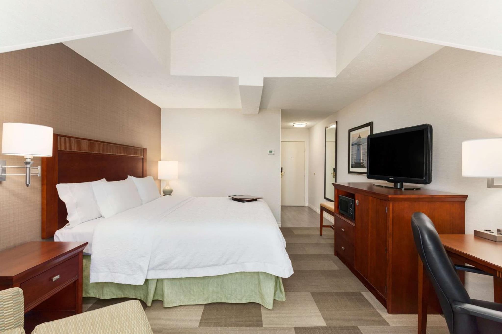 Hampton Inn Burlington - Colchester photo 2