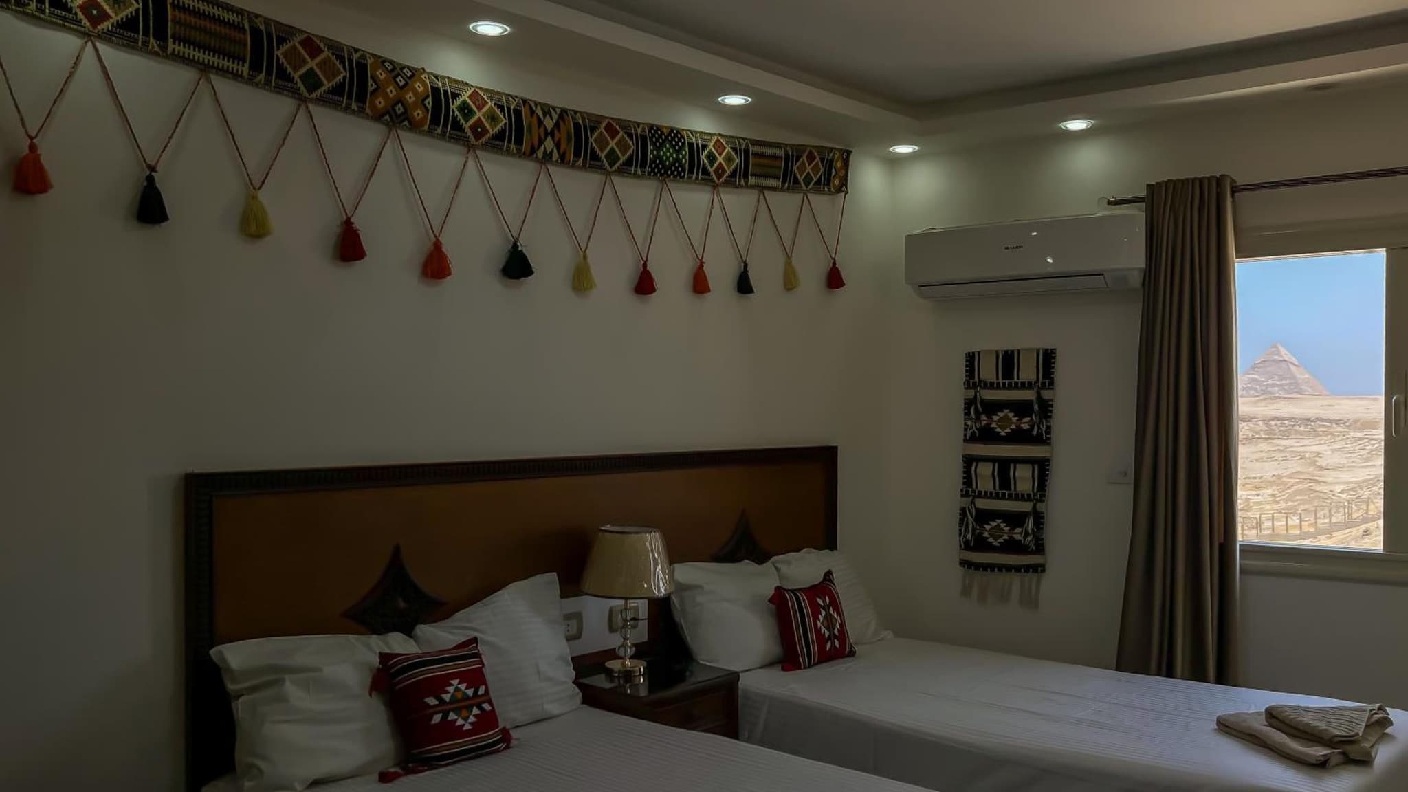 Atlantis Pyramids Inn New photo 6