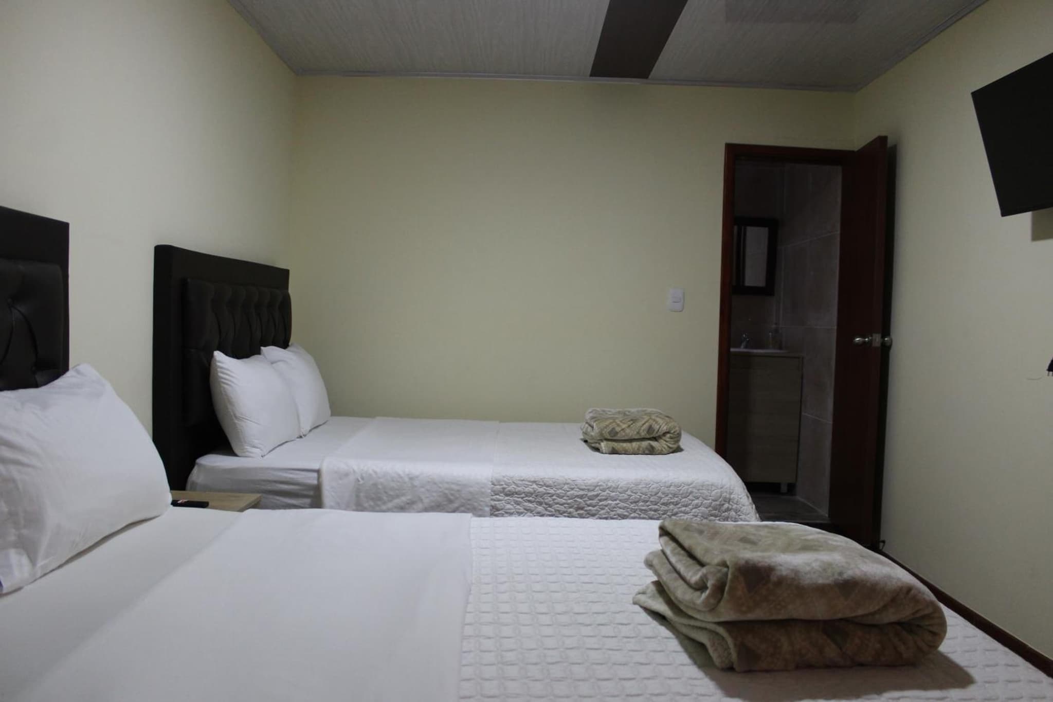 Hostal FIND LAND & A REST photo 7