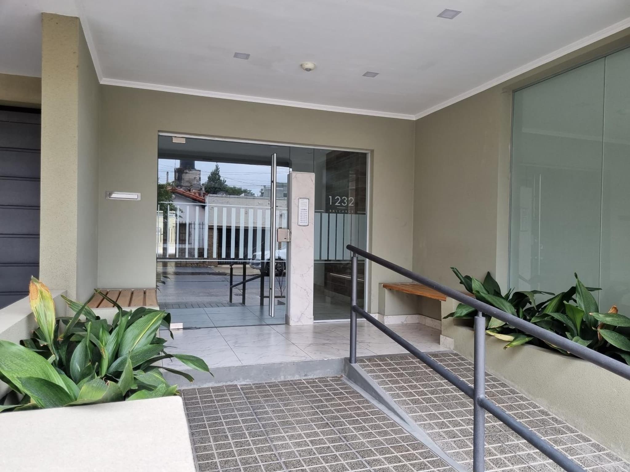 Excelente Departamento con patio photo 8