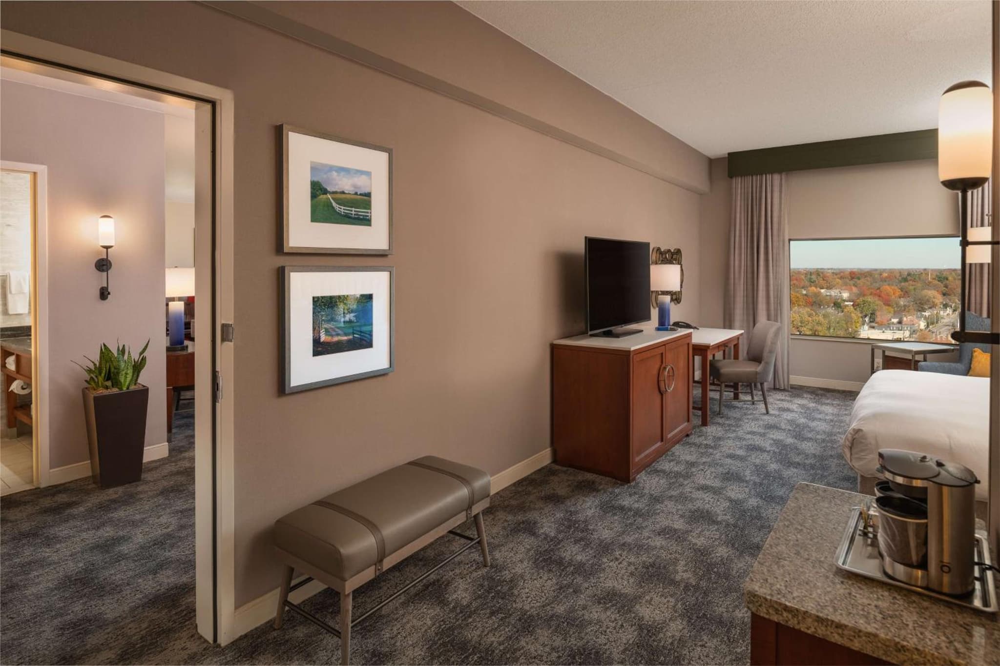 Hilton Lexington Downtown photo 2