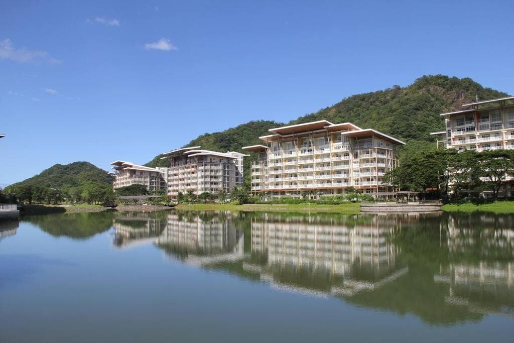 Deluxe family beach apartment with lagoon view at Pico de Loro