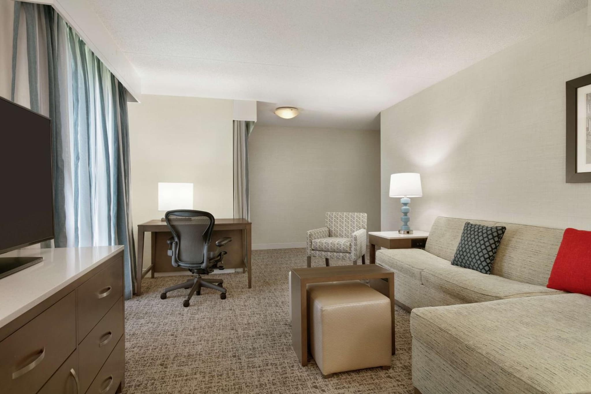 Embassy Suites by Hilton Philadelphia Valley Forge photo 7
