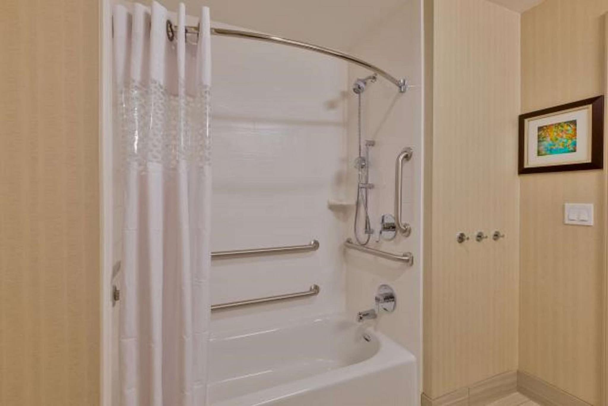 Hampton Inn & Suites Bend photo 7