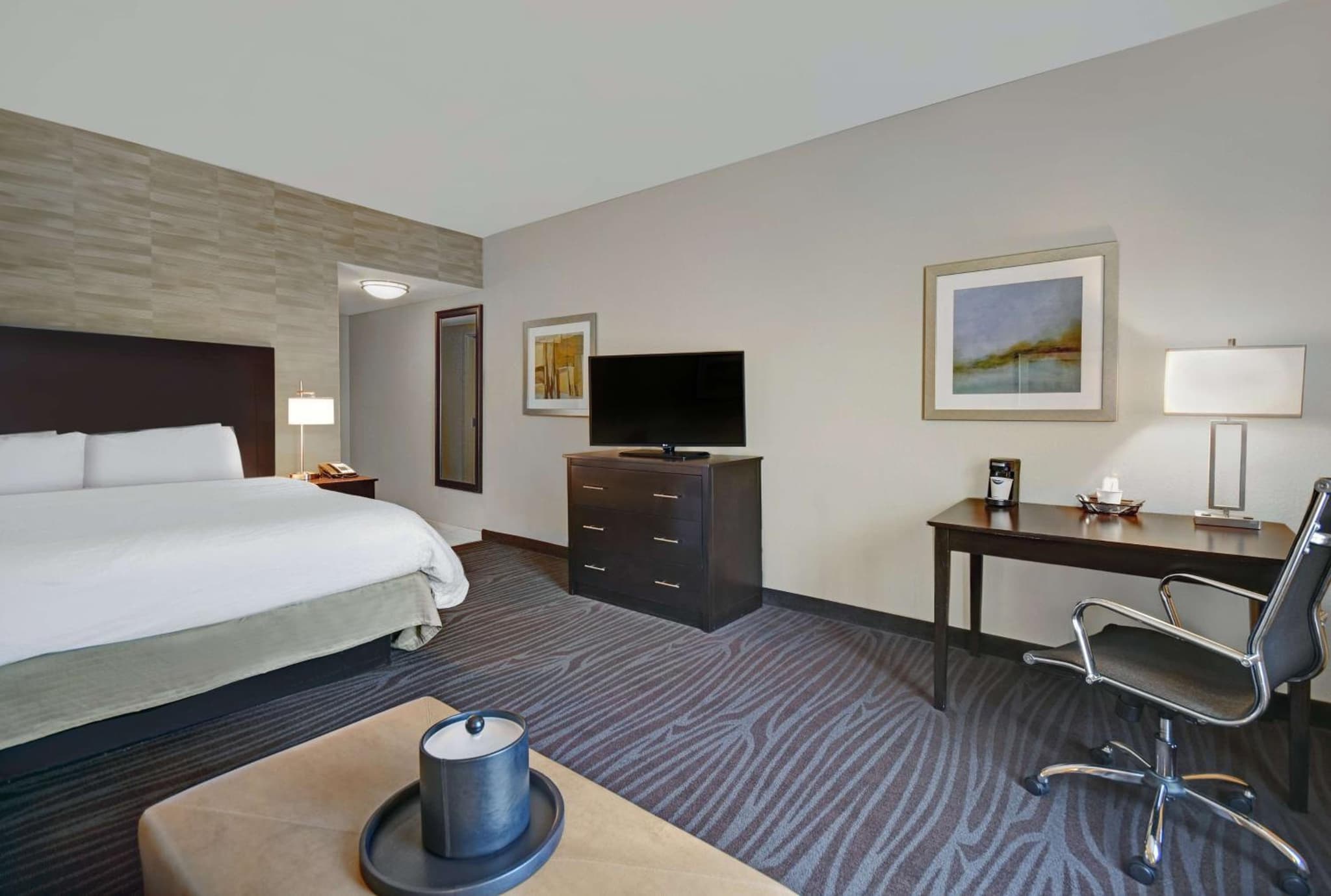 Hampton Inn and Suites Robbinsville photo 6