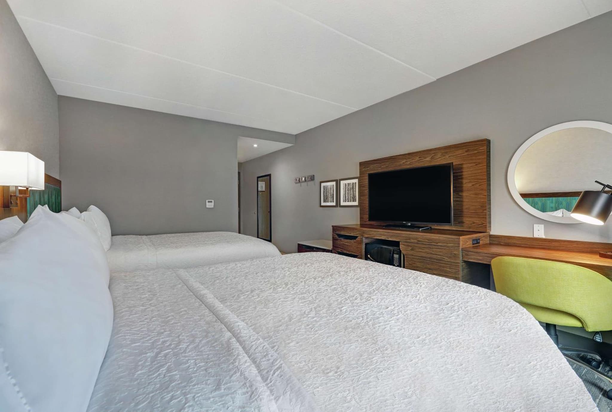 Hampton Inn Peterborough photo 2