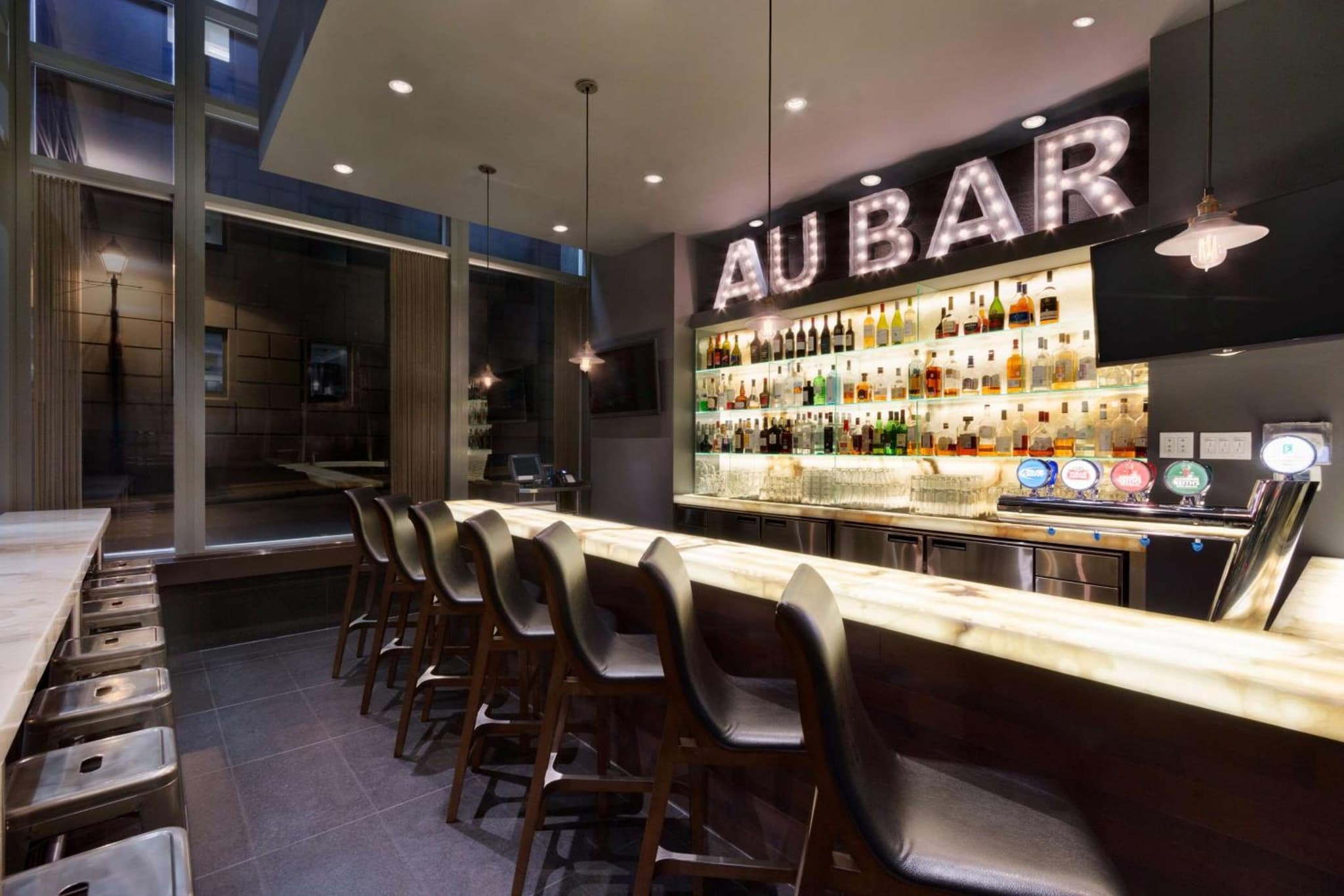 Embassy Suites by Hilton - Montreal photo 6