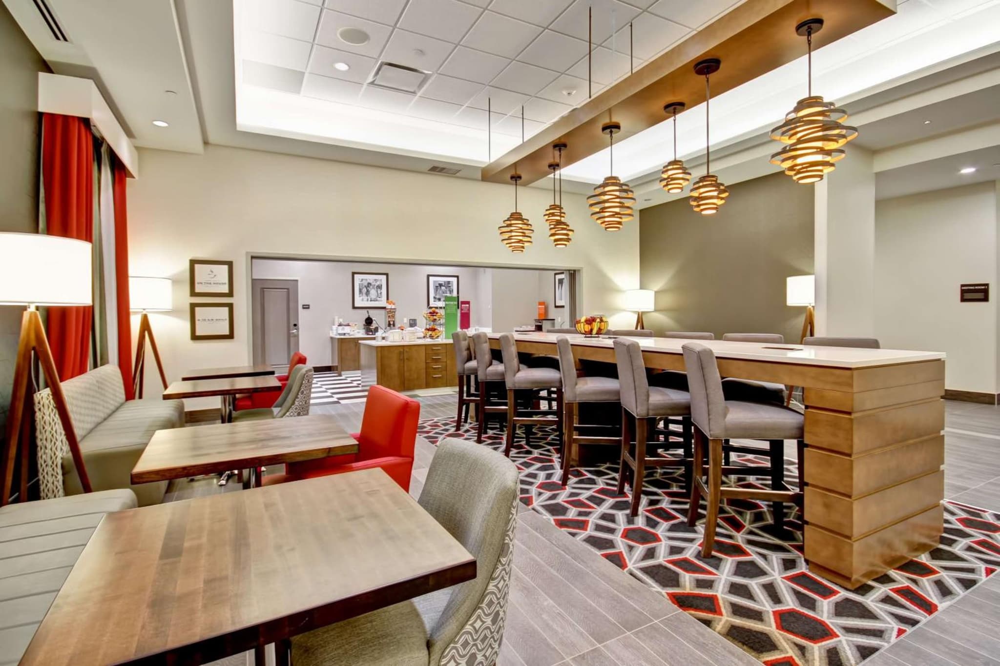 Hampton Inn & Suites - Medicine Hat photo 7