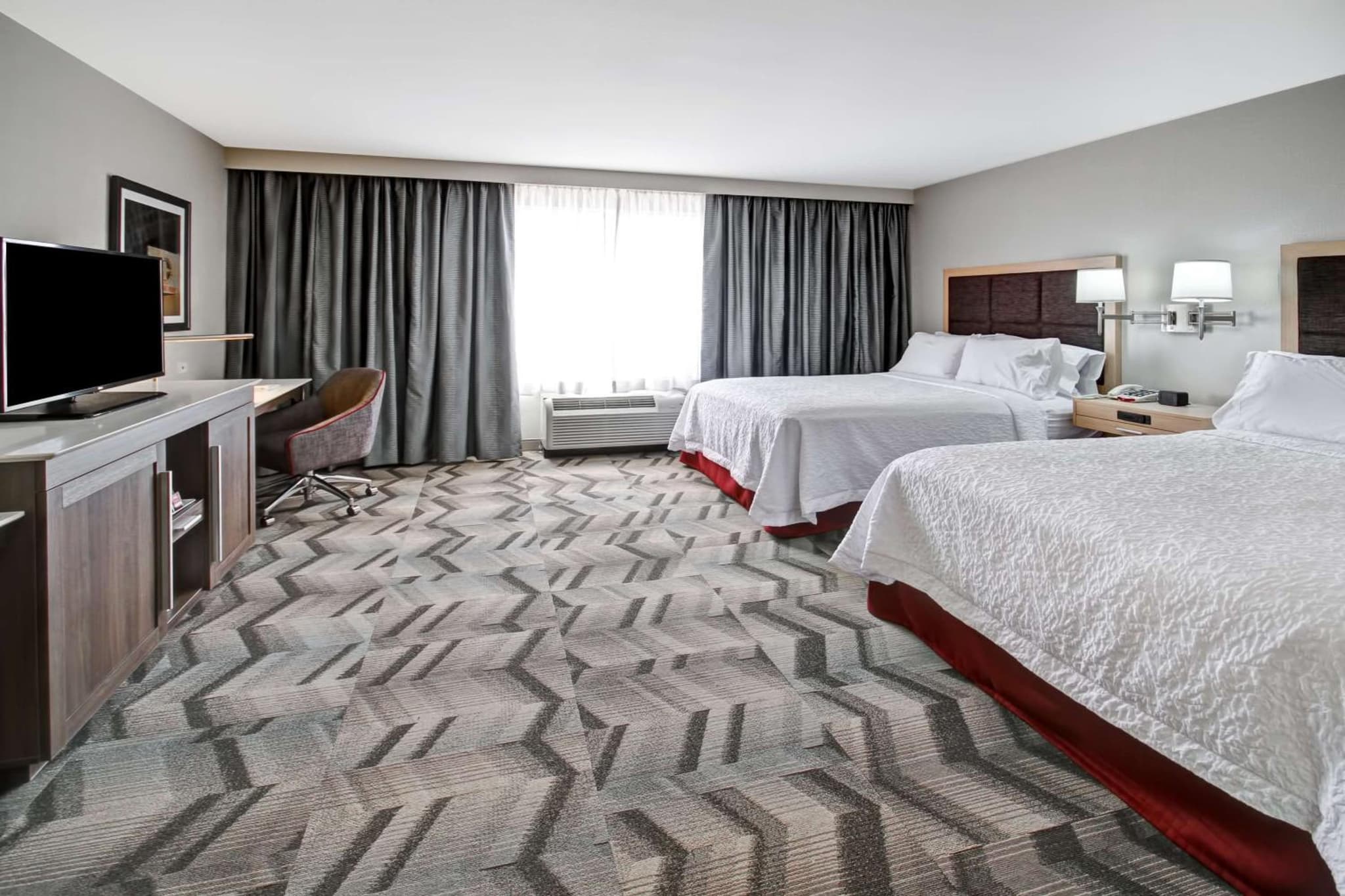 Hampton Inn & Suites - Medicine Hat photo 9