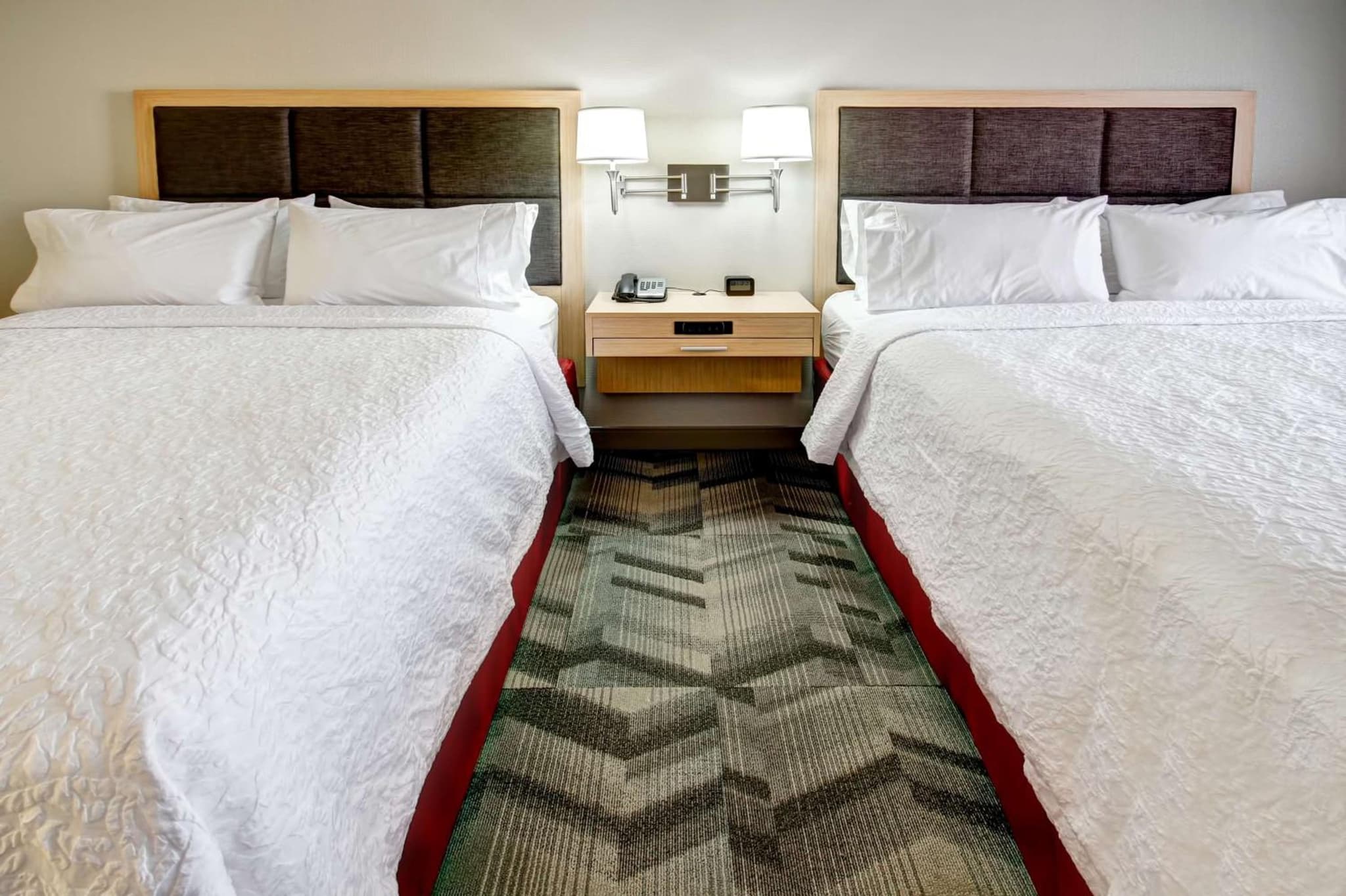 Hampton Inn & Suites - Medicine Hat photo 2
