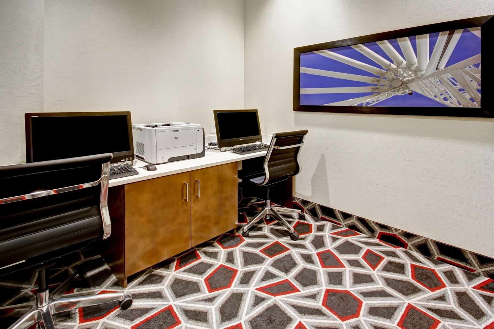 Hampton Inn & Suites - Medicine Hat photo 8
