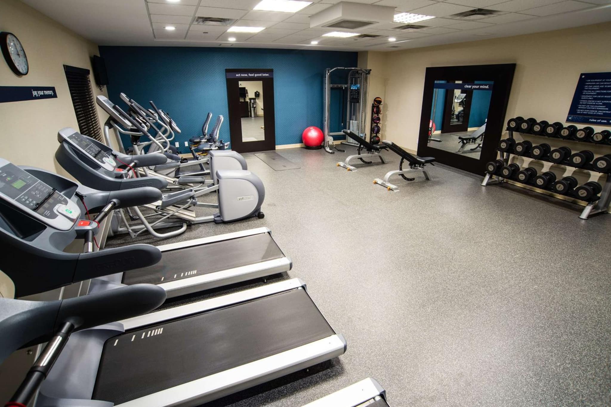 Hampton Inn & Suites East Gate Regina photo 6