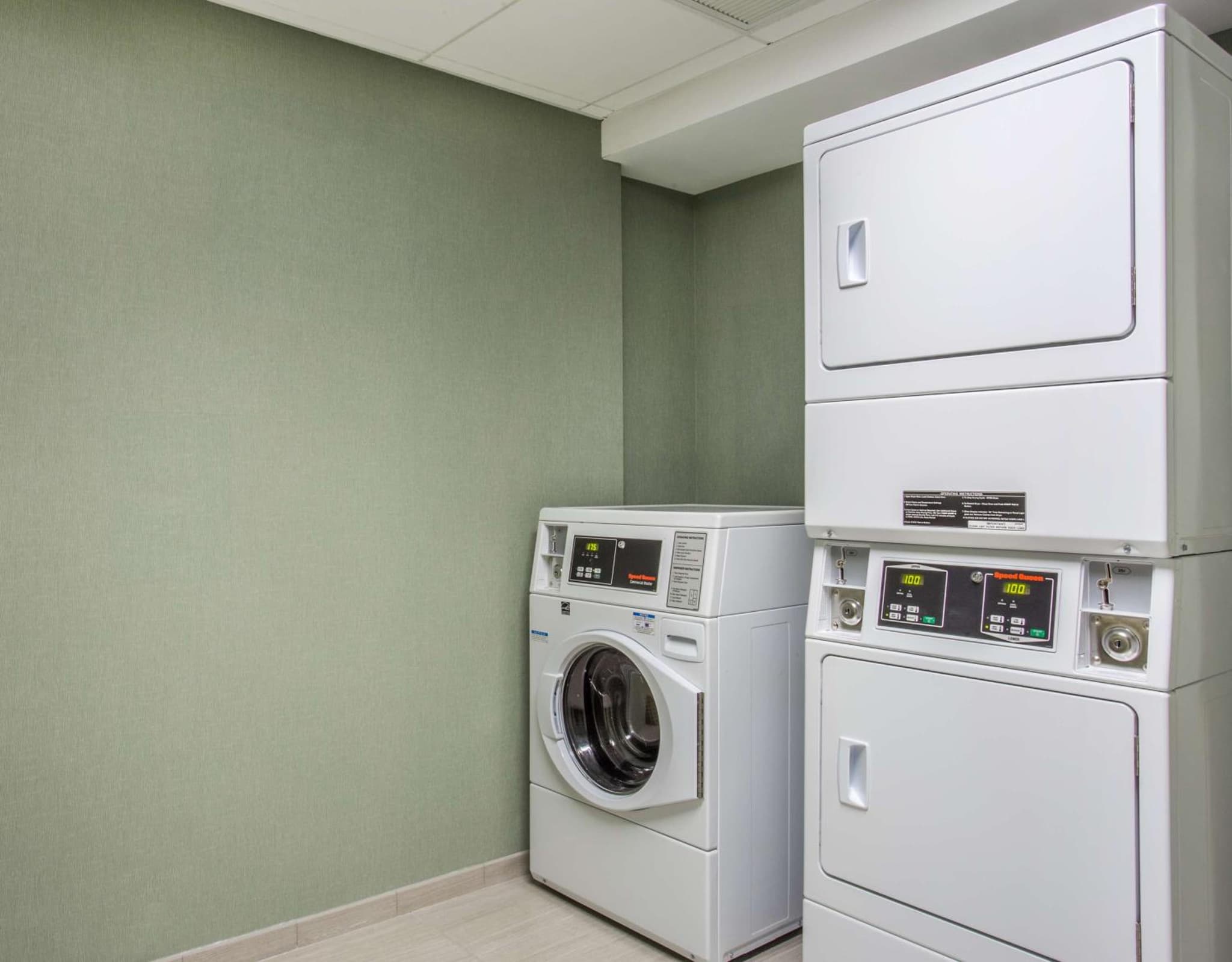 Hampton Inn & Suites Yonkers - Westchester photo 2