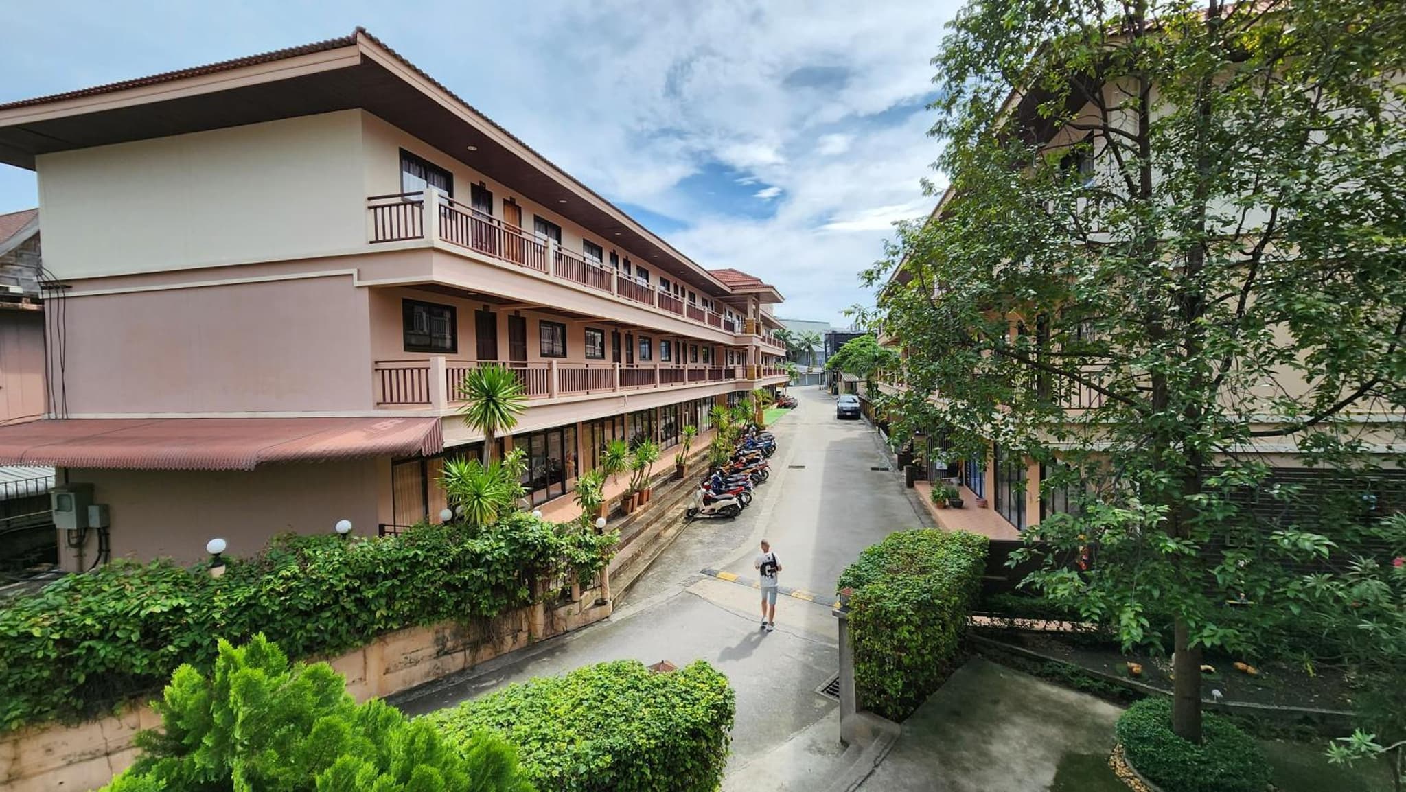 Panupong Hotel photo 4