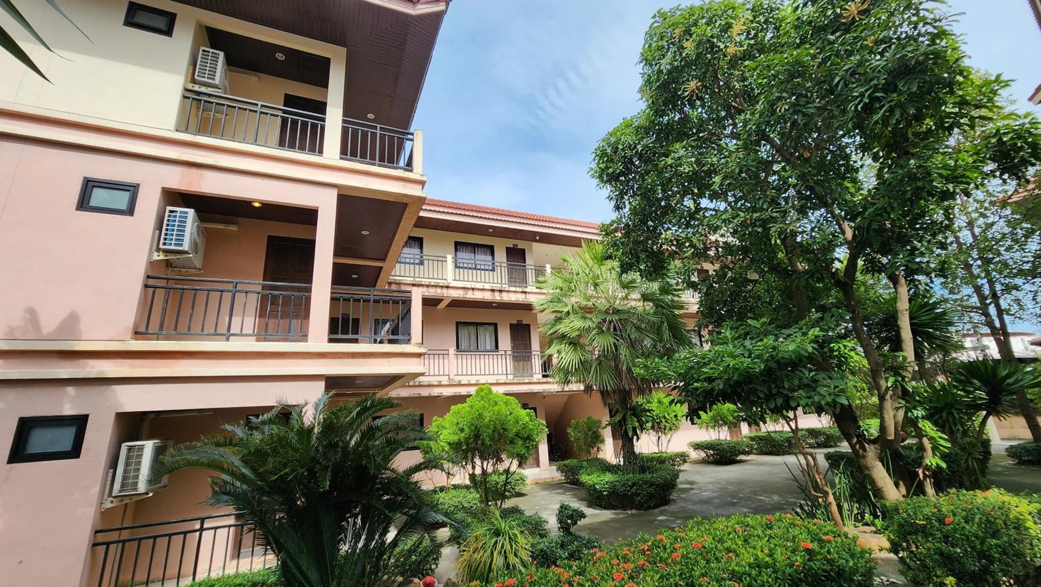 Panupong Hotel photo 5