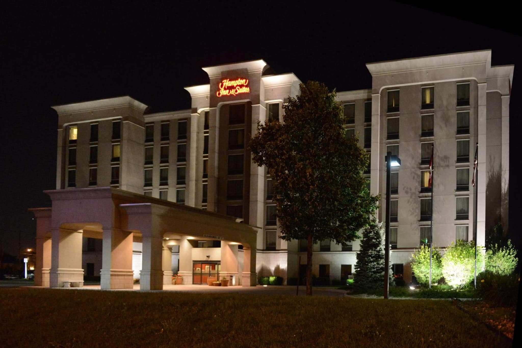 Hampton Inn & Suites by Hilton Windsor photo 3