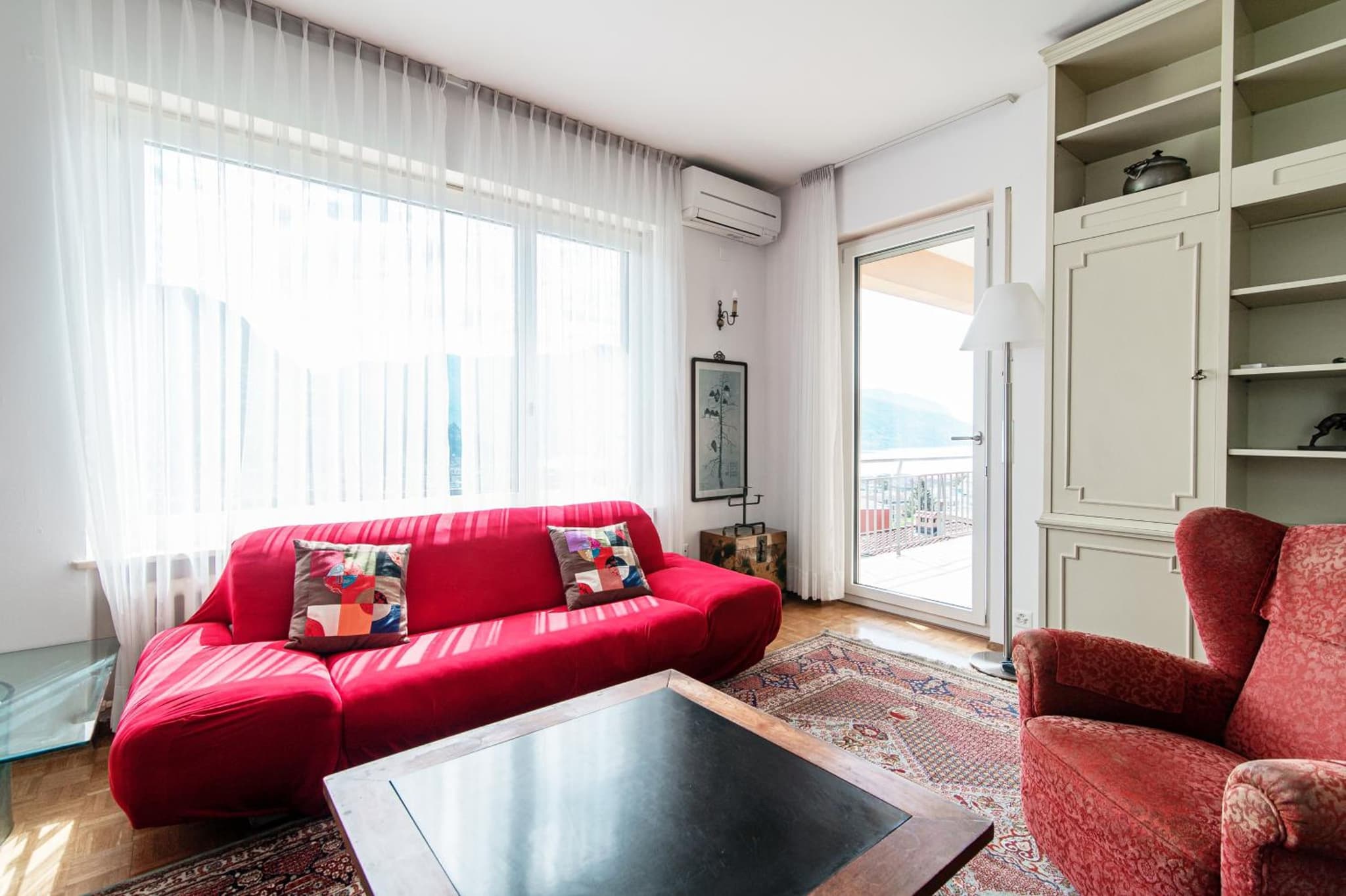 Miravalle Lakeview by Quokka 360 - Bright Apartment with Large Windows and Stunning Lake Views