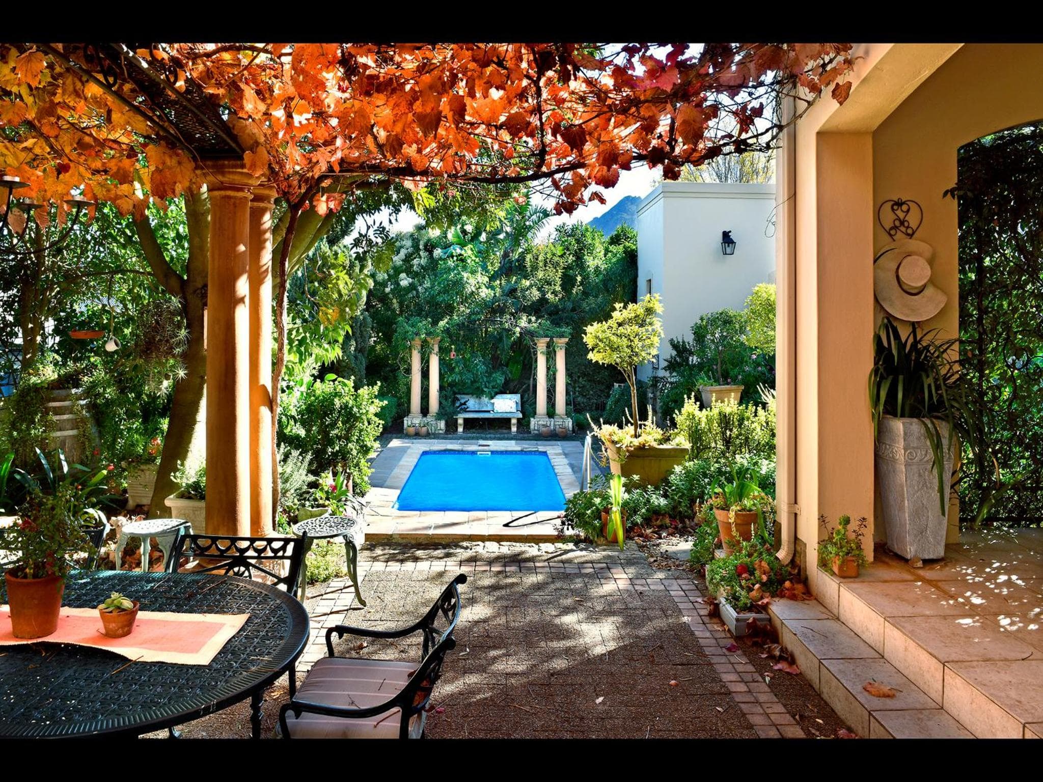 Petit Plaisir is a romantic self-catering cottage on the side of the village no1 photo 9