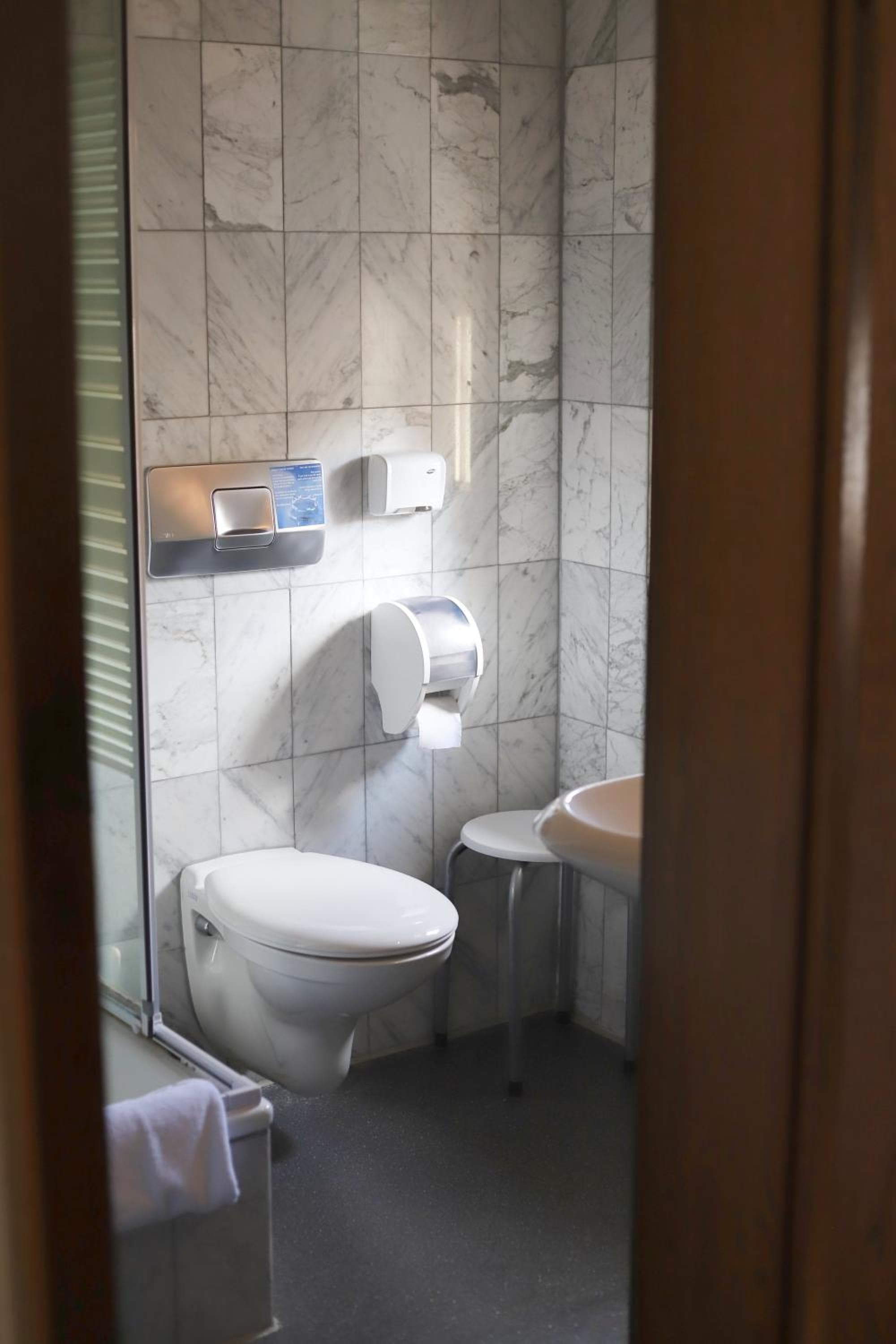 Hotel Schwarzer Adler photo 2