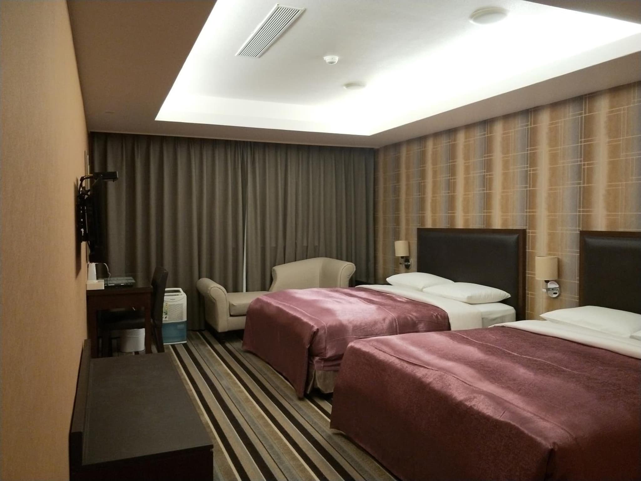 Metropolis Hotel photo 4