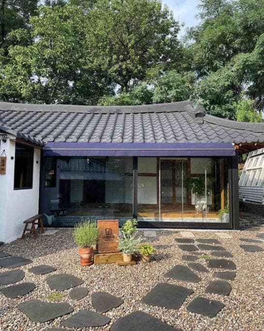 Bow Hanok House