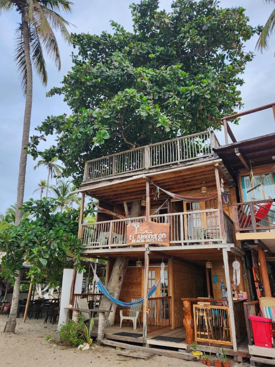 El Almendrón Beach Hostel