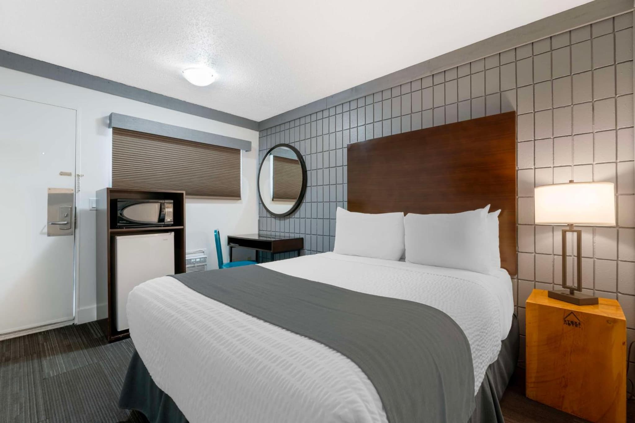 Stoke Hotel SureStay Collection by Best Western photo 2