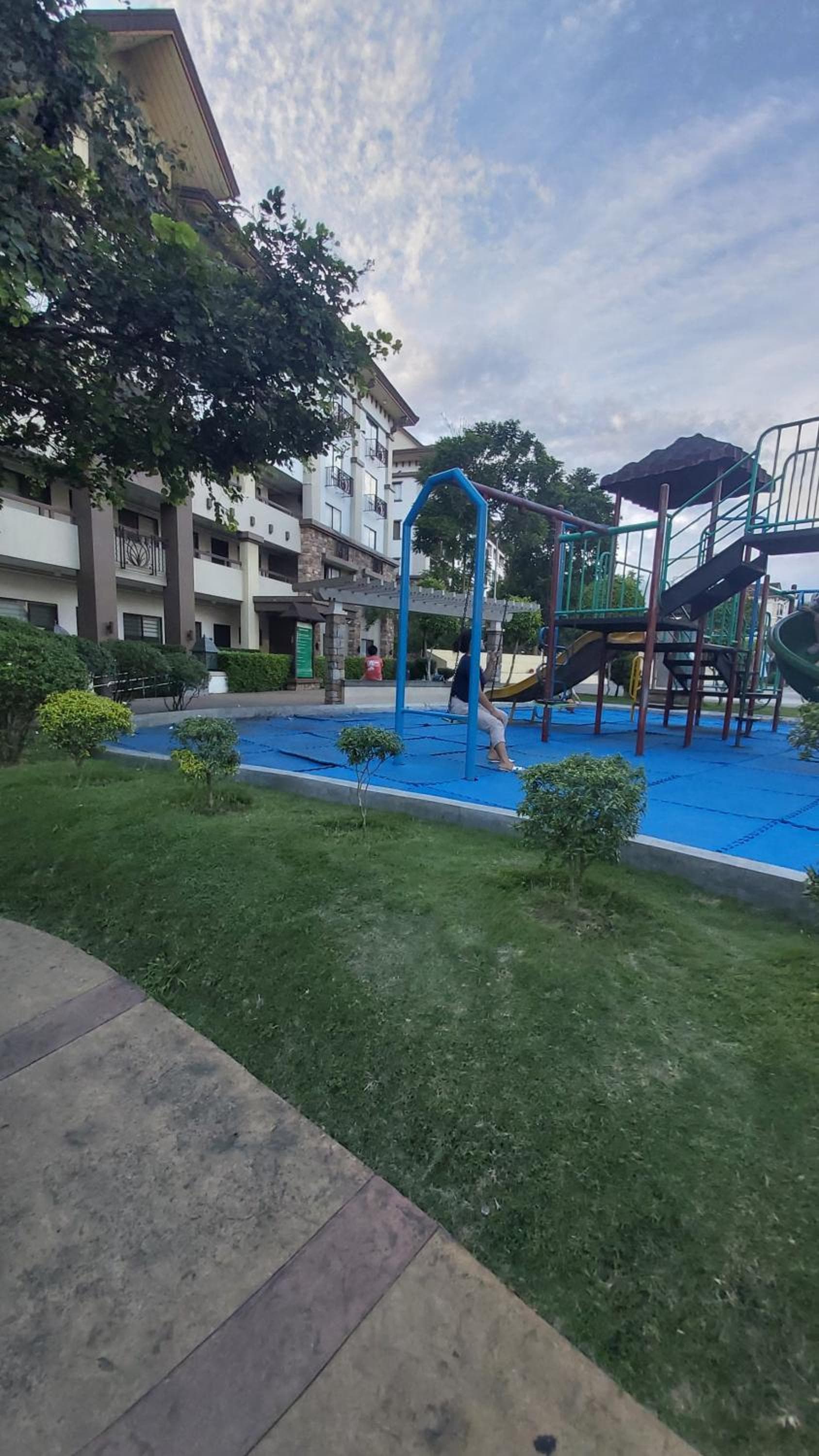 Cozy condo for rent photo 3