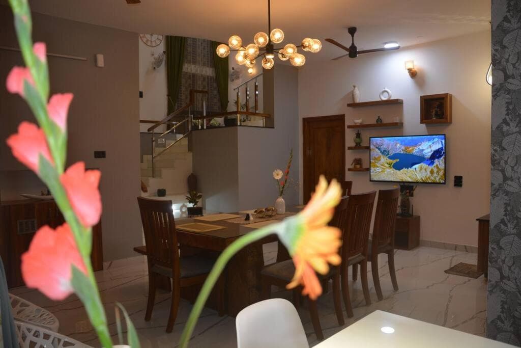 Earth - Luxurious 5 BHK AC Villa at Mysore photo 6