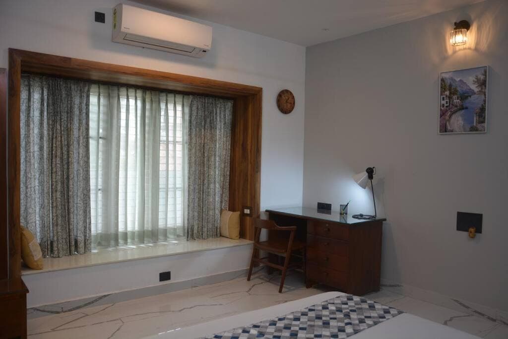 Earth - Luxurious 5 BHK AC Villa at Mysore photo 7