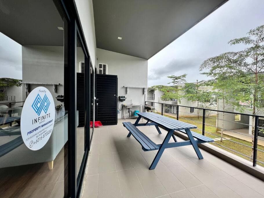 Roxy Sematan Beach Townhouse Deluxe , 1 & 2 photo 7